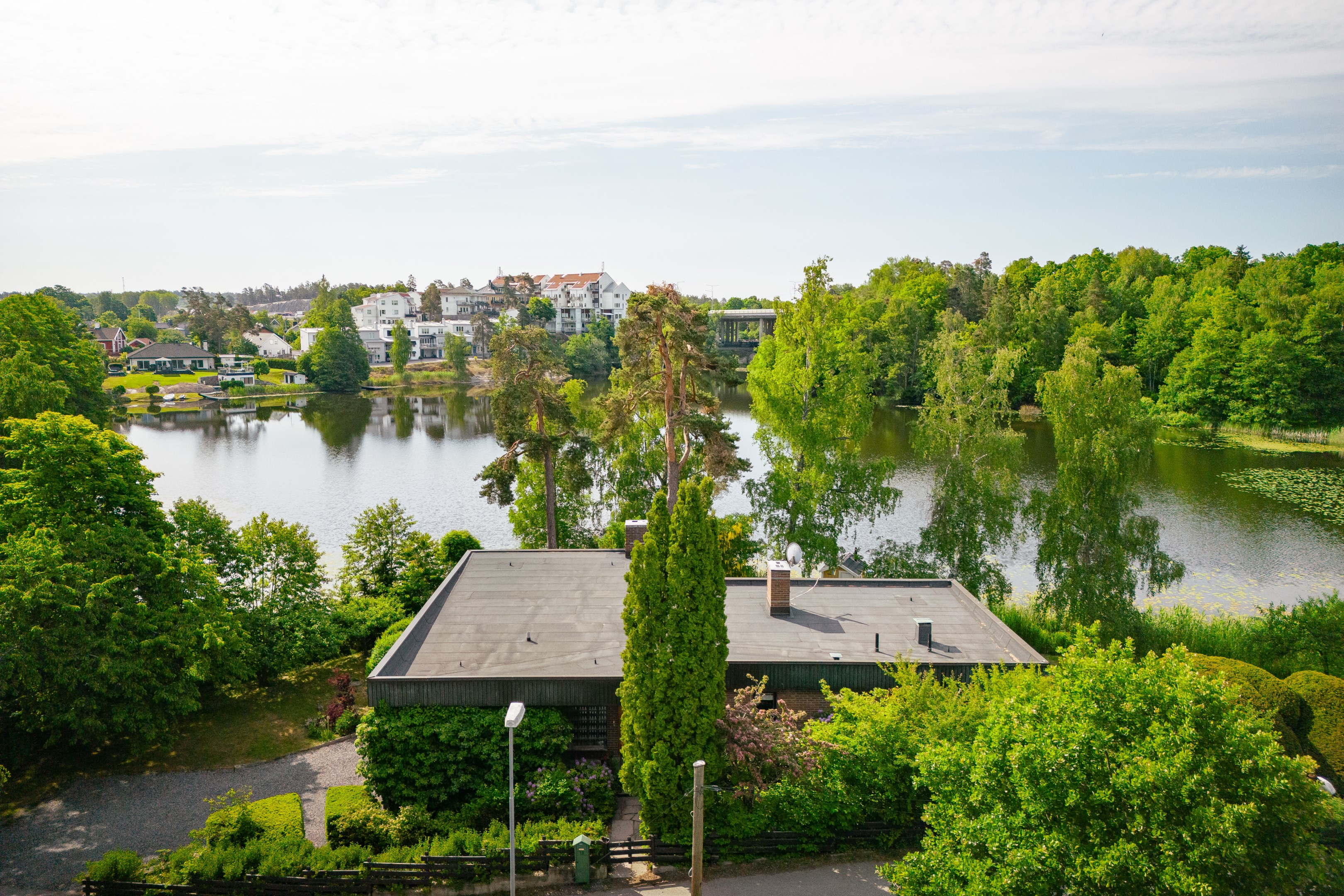 Bostadsbild från Svanevitsvägen 12, Såld i Skuru, Nacka