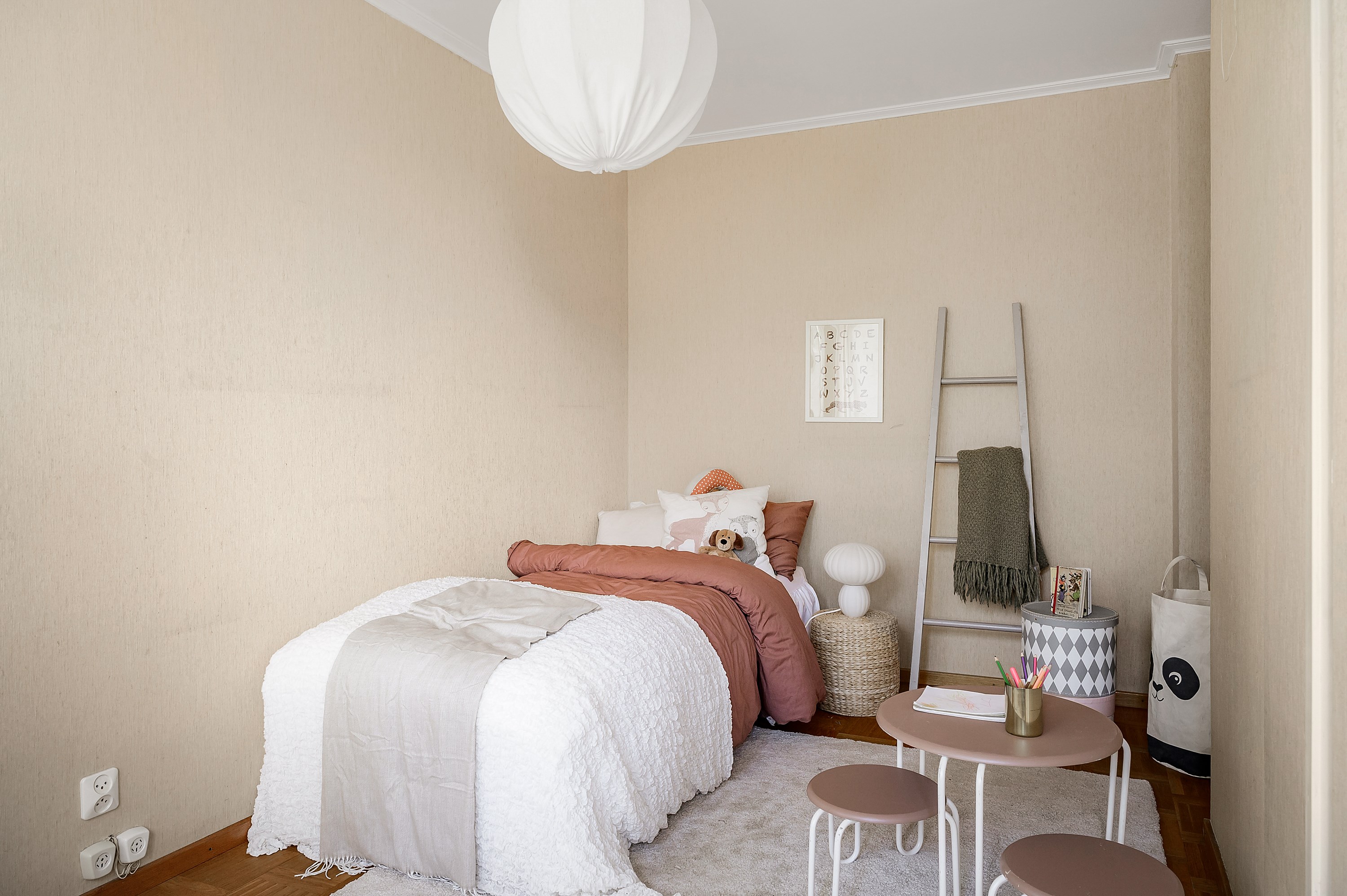 Bostadsbild från Svanevitsvägen 12, Såld i Skuru, Nacka