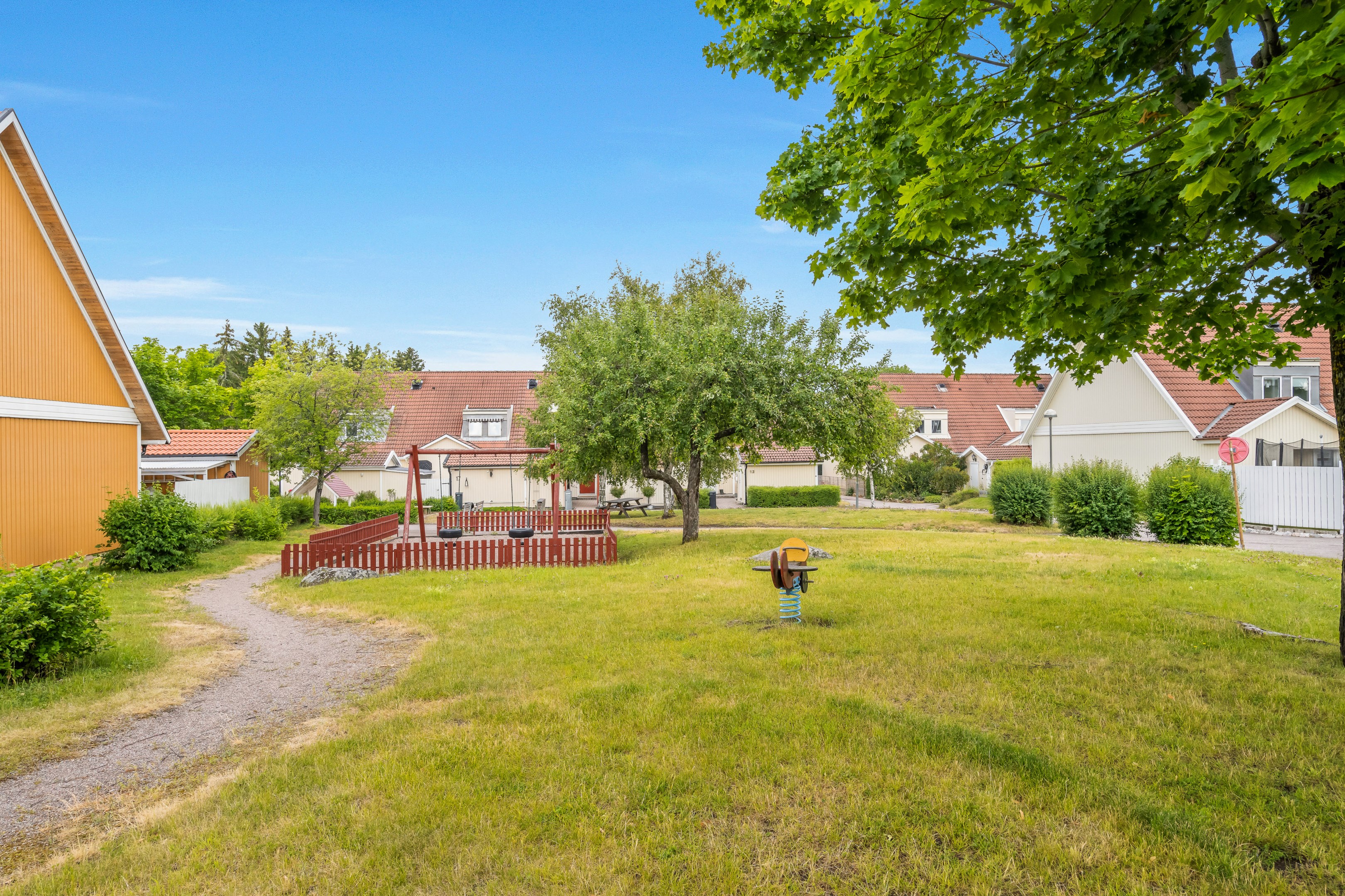 Bostadsbild från Rotfruktsgatan 16, Såld i Årsta, Uppsala