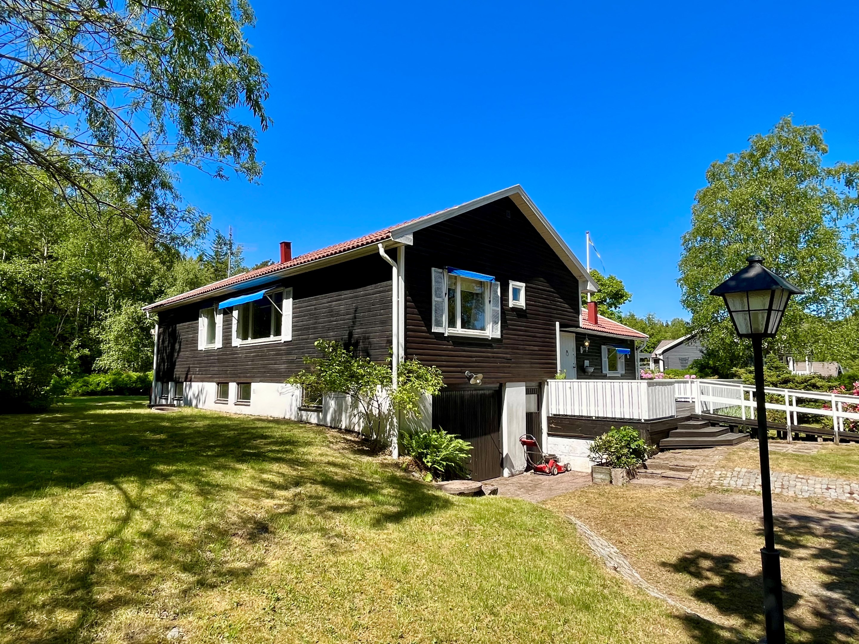 Bostadsbild från Fiskarvägen 6, Såld i Herrviksnäs, Värmdö