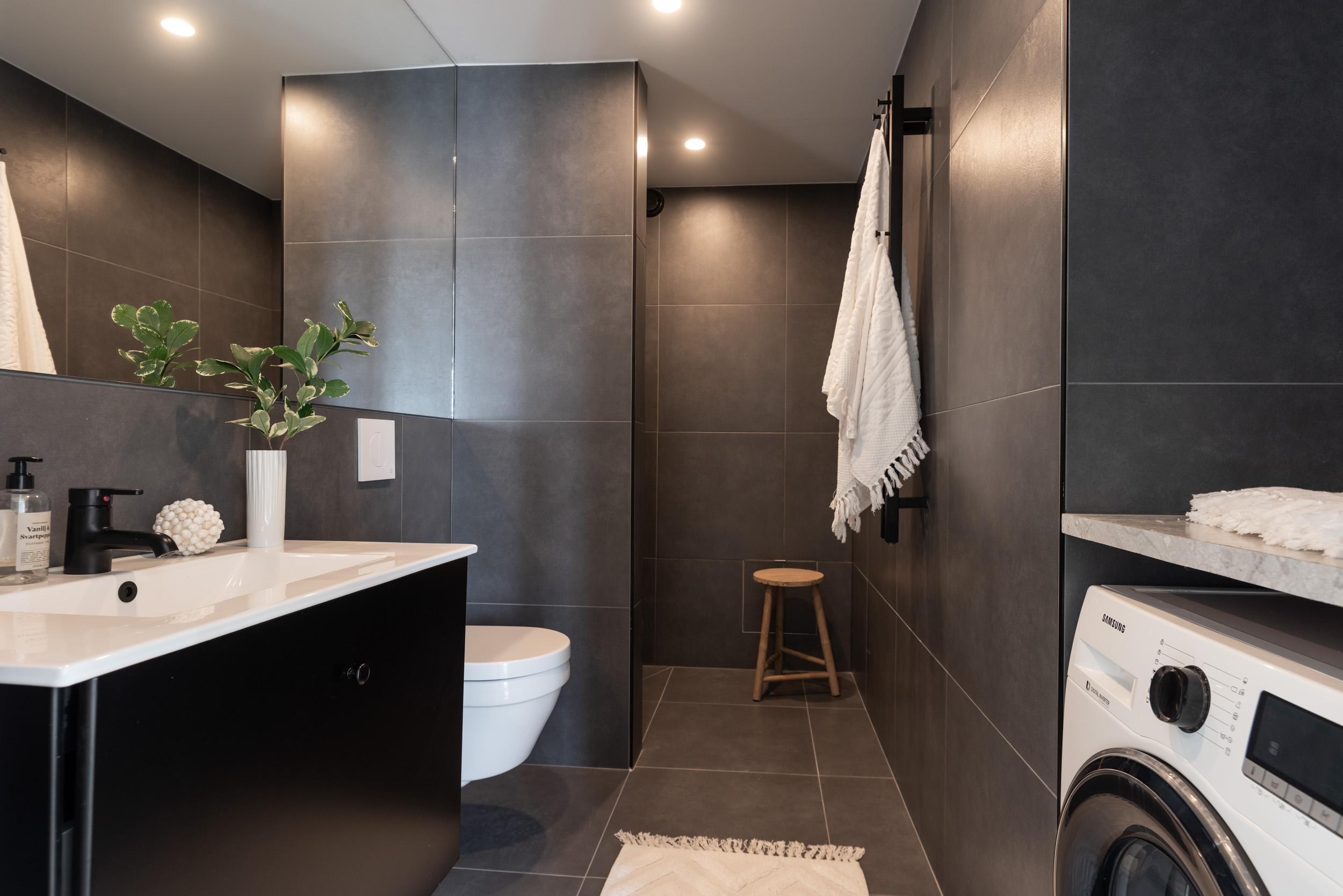 Bostadsbild från Plåtverksgatan 105, Till salu i Bäckby, Västerås