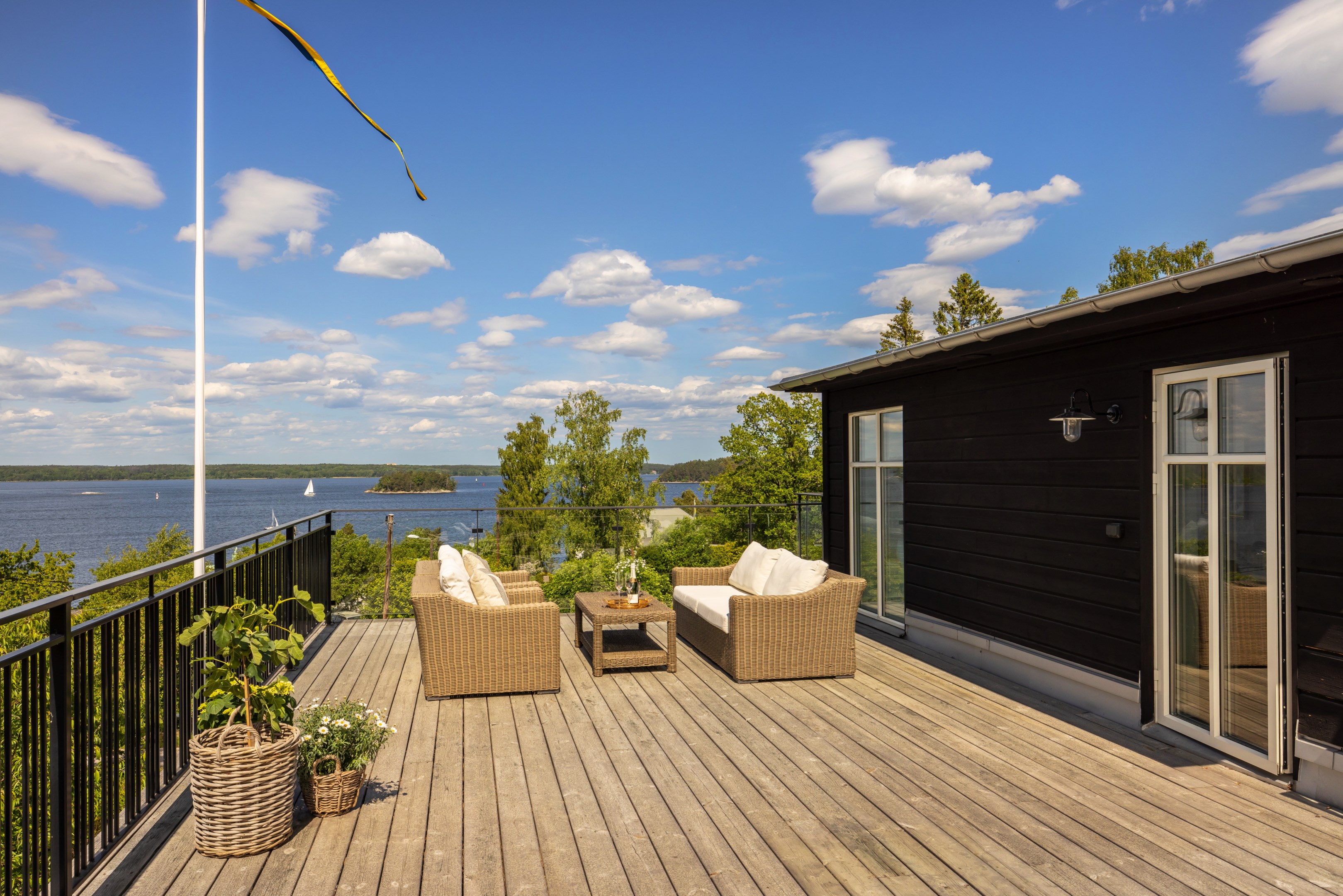 Bostadsbild från Höggarnsvägen 6, Såld i Kummelnäs, Nacka