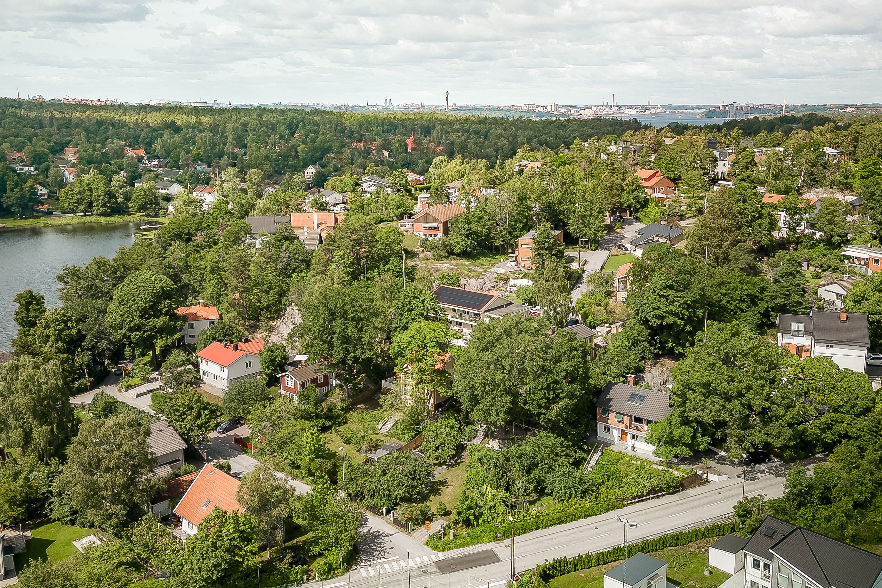Bostadsbild från Kristinedalsvägen 33, Såld i Skuru, Nacka