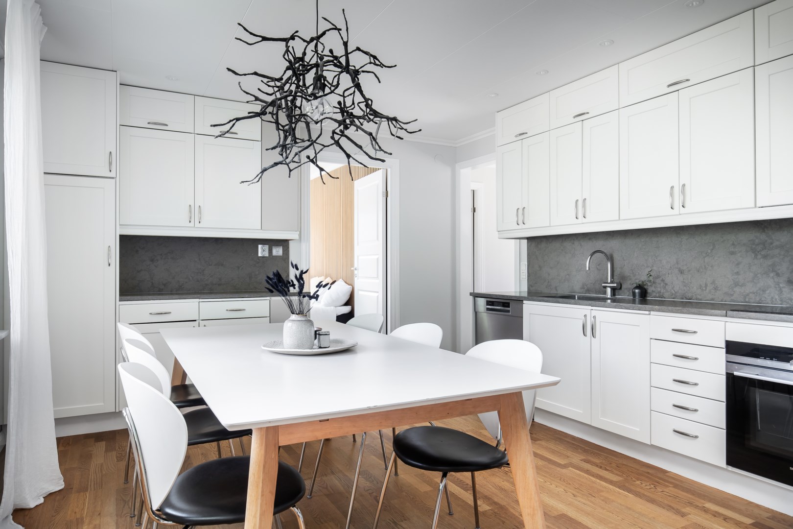 Bostadsbild från Skogdalsvägen 5, Såld i Björknäs, Nacka