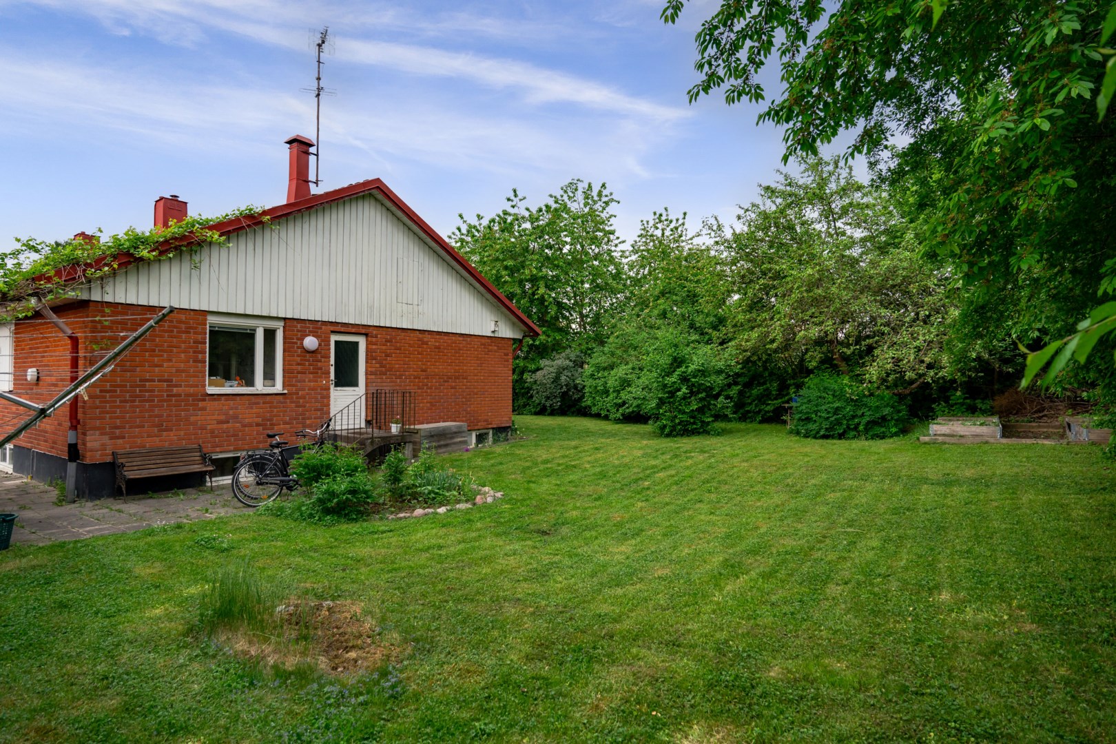 Bostadsbild från Kolfatsvägen 11, Såld i Valsätra, Uppsala