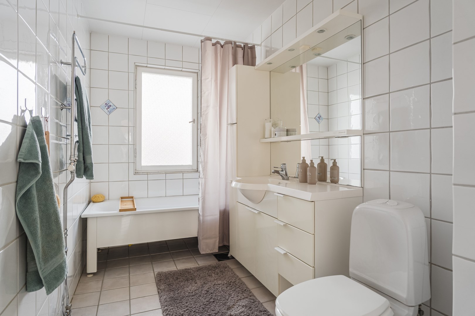 Bostadsbild från Kolfatsvägen 11, Såld i Valsätra, Uppsala