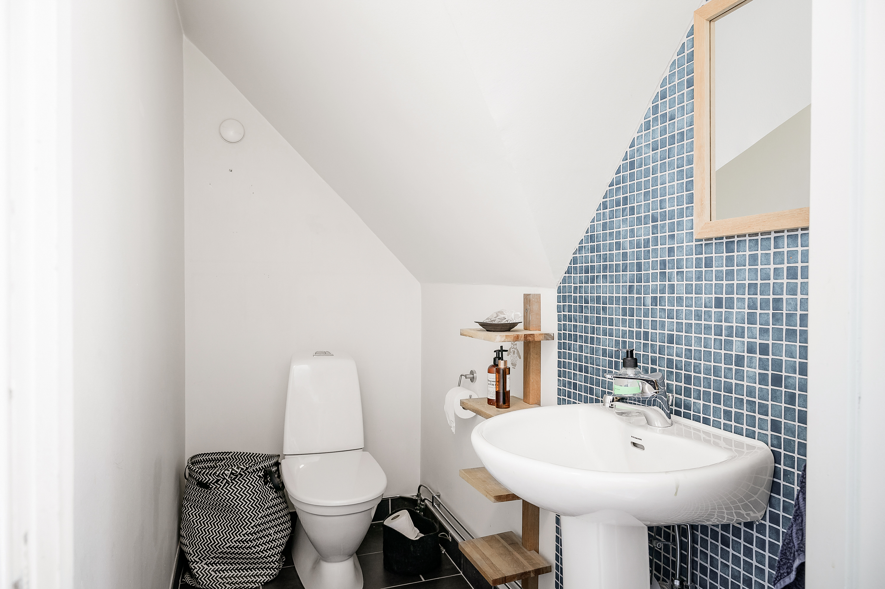 Bostadsbild från Kättingvägen 13, Såld i Södra kopparmora, Värmdö