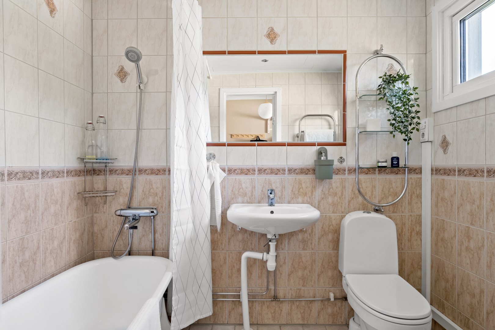 Bostadsbild från Arkitektvägen 60, Såld i Vänge, Uppsala