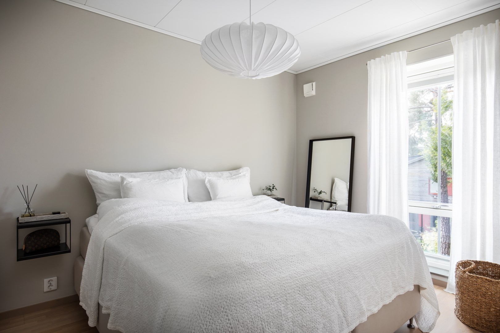 Bostadsbild från Dansbanevägen 11, Såld i Tollare, Nacka