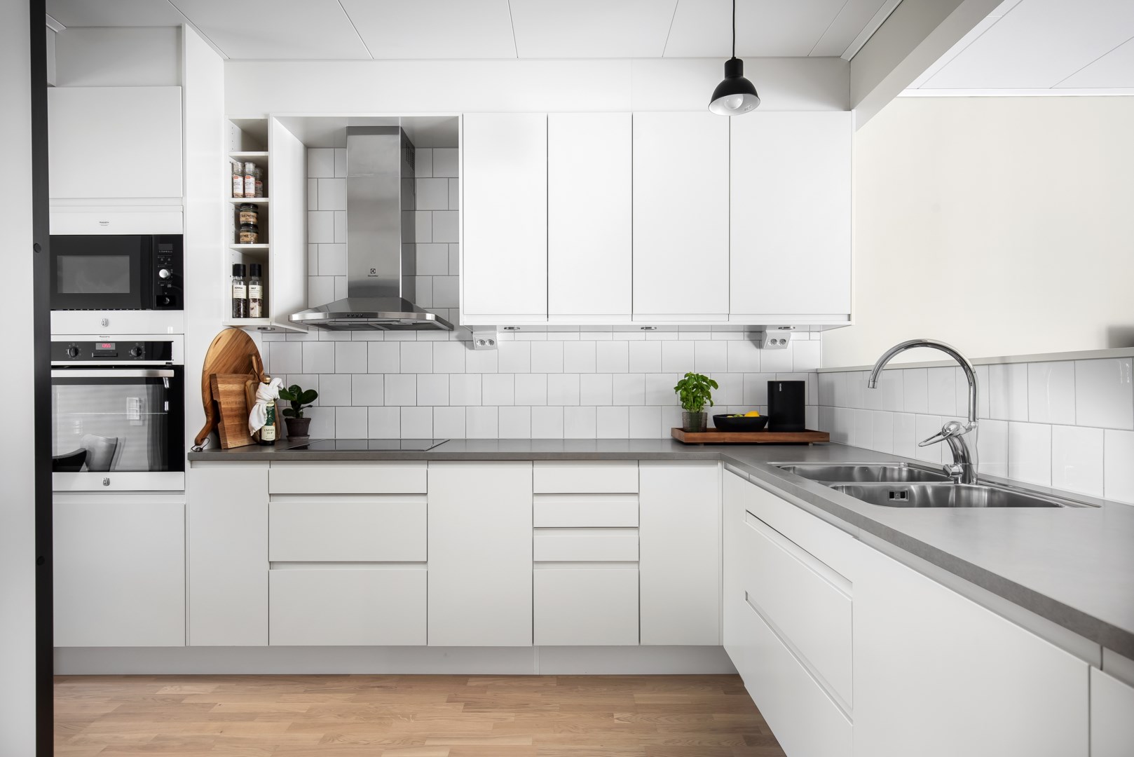 Bostadsbild från Dansbanevägen 11, Såld i Tollare, Nacka