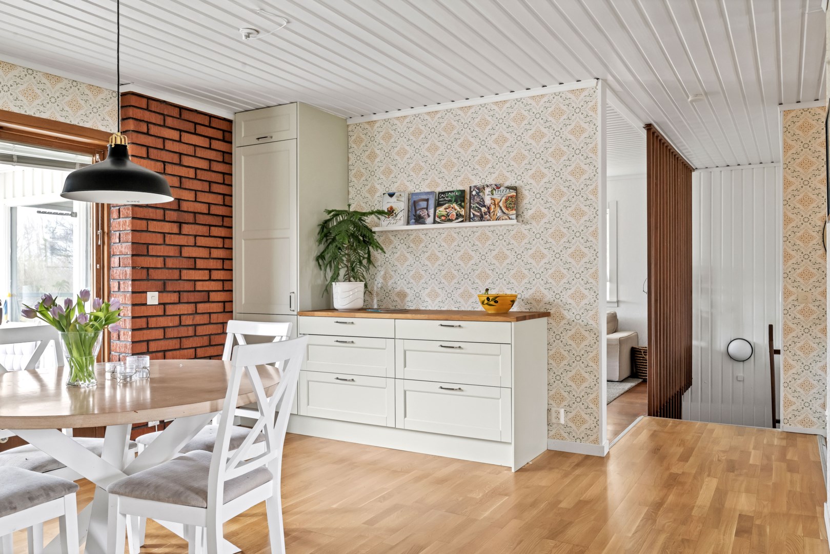 Bostadsbild från Rörbyvägen 2, Såld i Bälinge, Uppsala