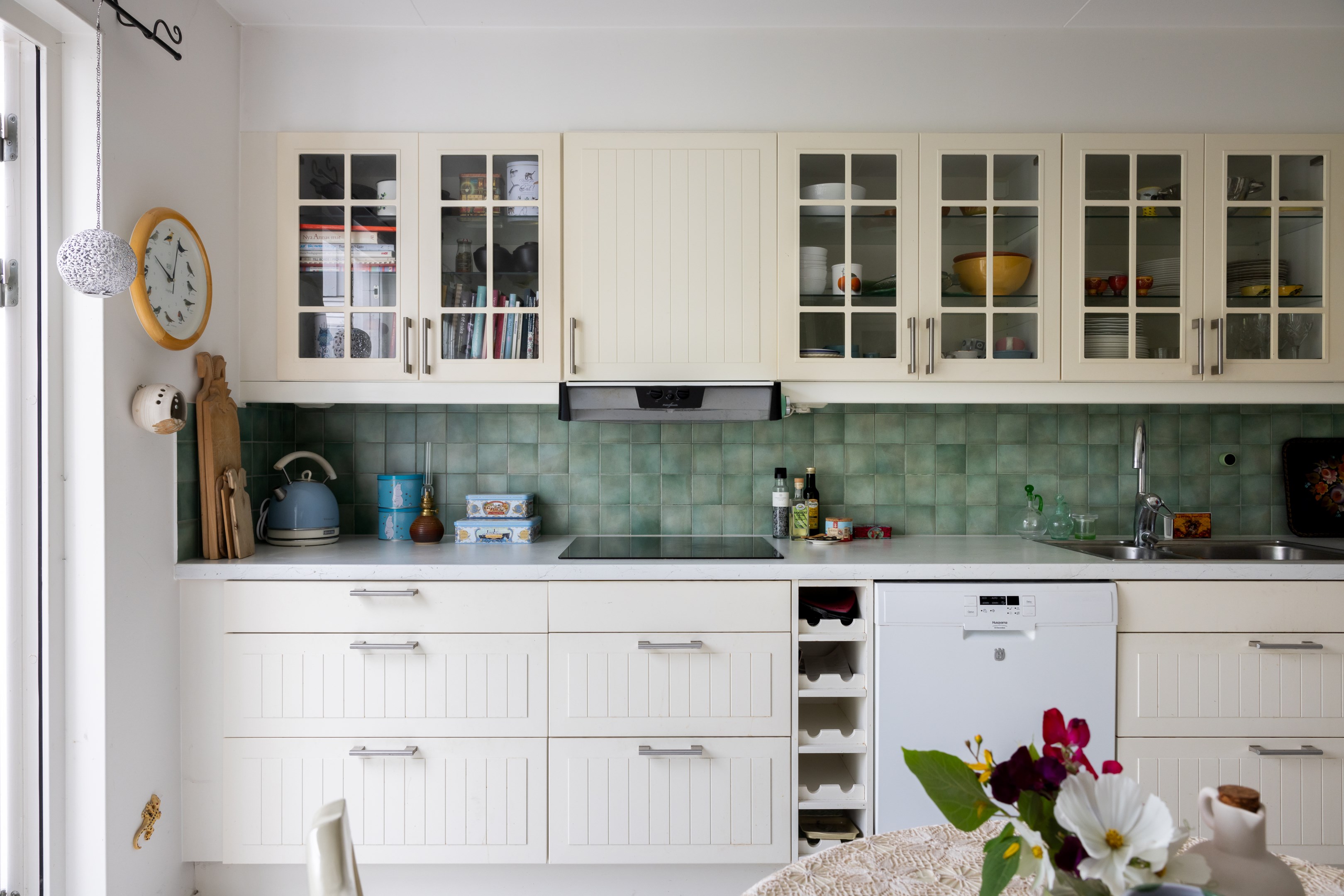 Generösa bänkytor och gott om förvaring