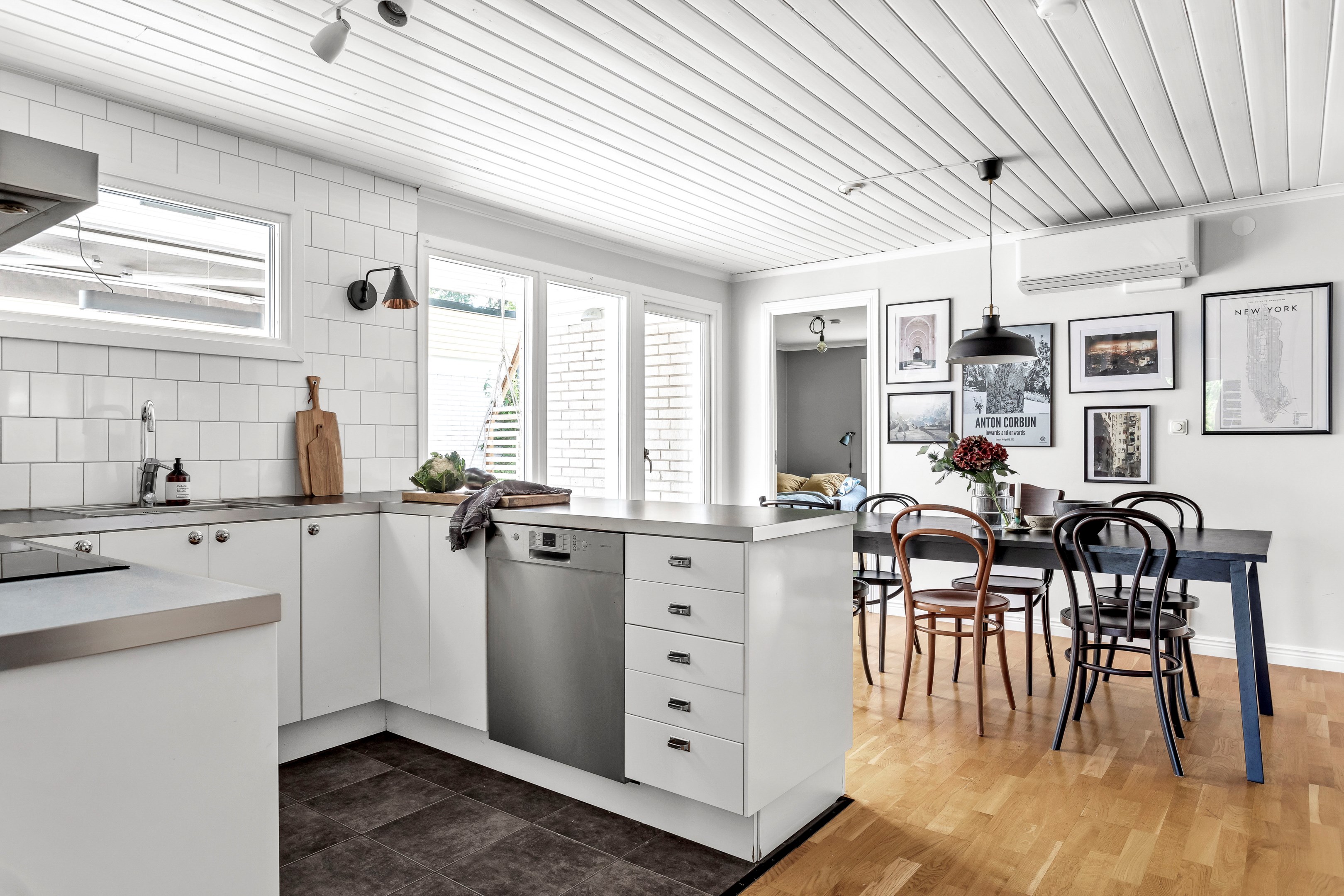 Bostadsbild från Sjungarbacksvägen 5, Såld i Bälinge, Uppsala