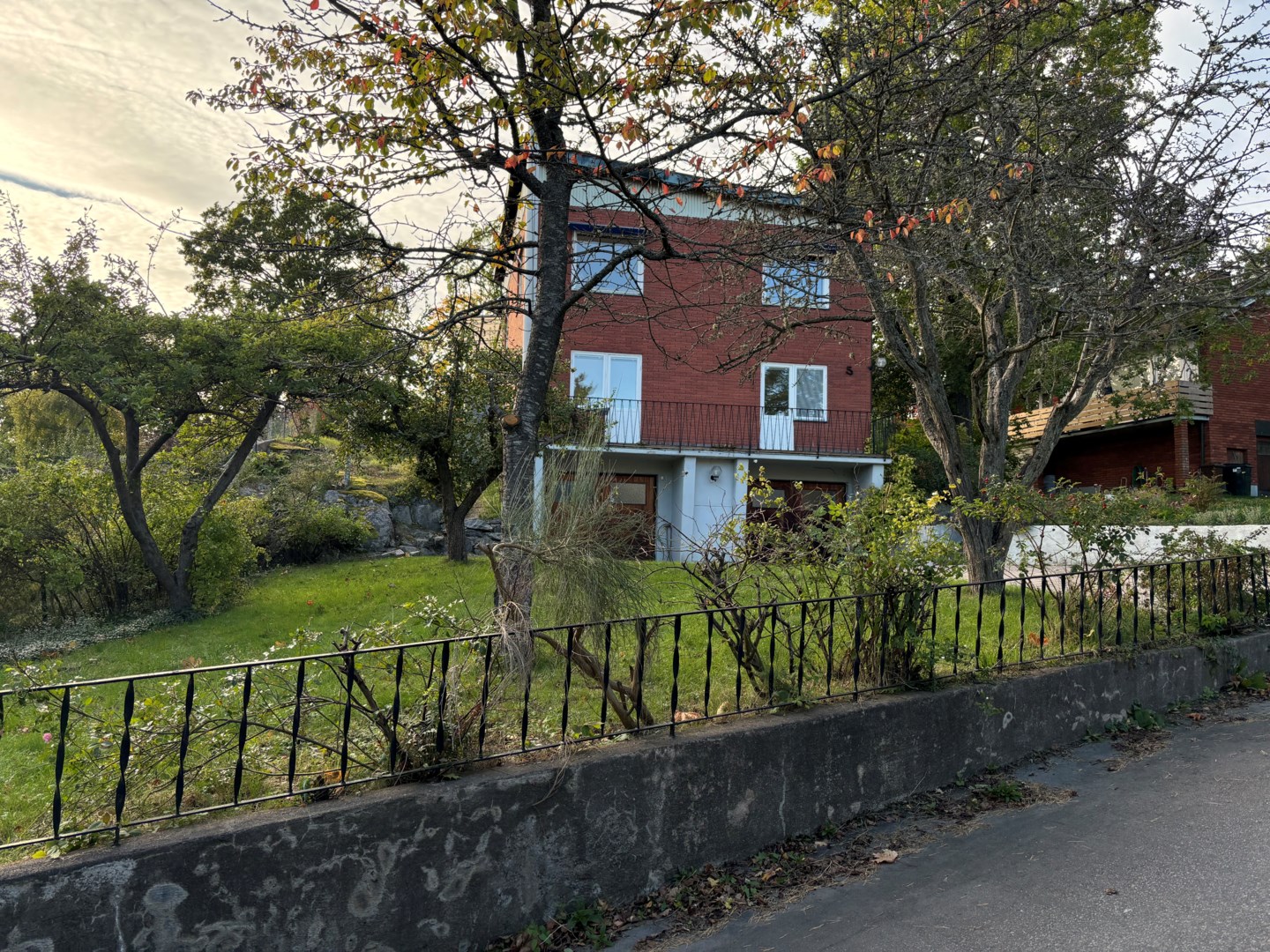 Bostadsbild från Solstigen 5, Såld i Skuru, Nacka