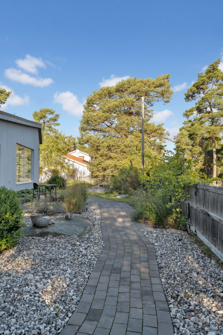 Bostadsbild från Bruksvägen 26, Såld i Eriksberg, Uppsala