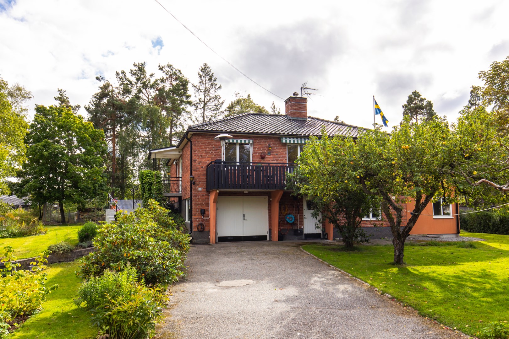 Bostadsbild från Lövdalsvägen 28, Såld i Björknäs, Nacka
