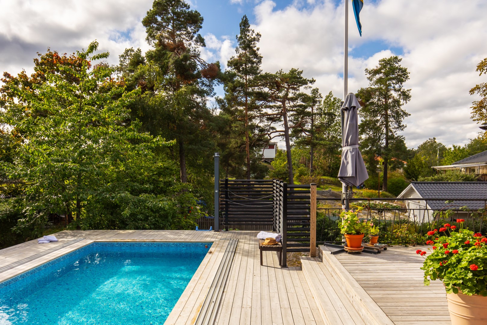 Bostadsbild från Lövdalsvägen 28, Såld i Björknäs, Nacka