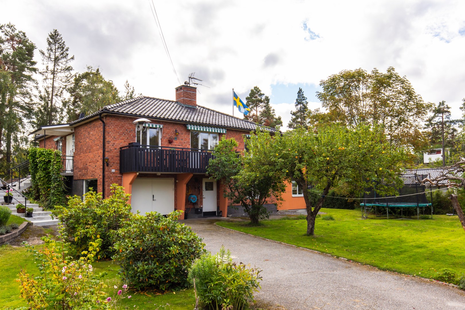 Bostadsbild från Lövdalsvägen 28, Såld i Björknäs, Nacka