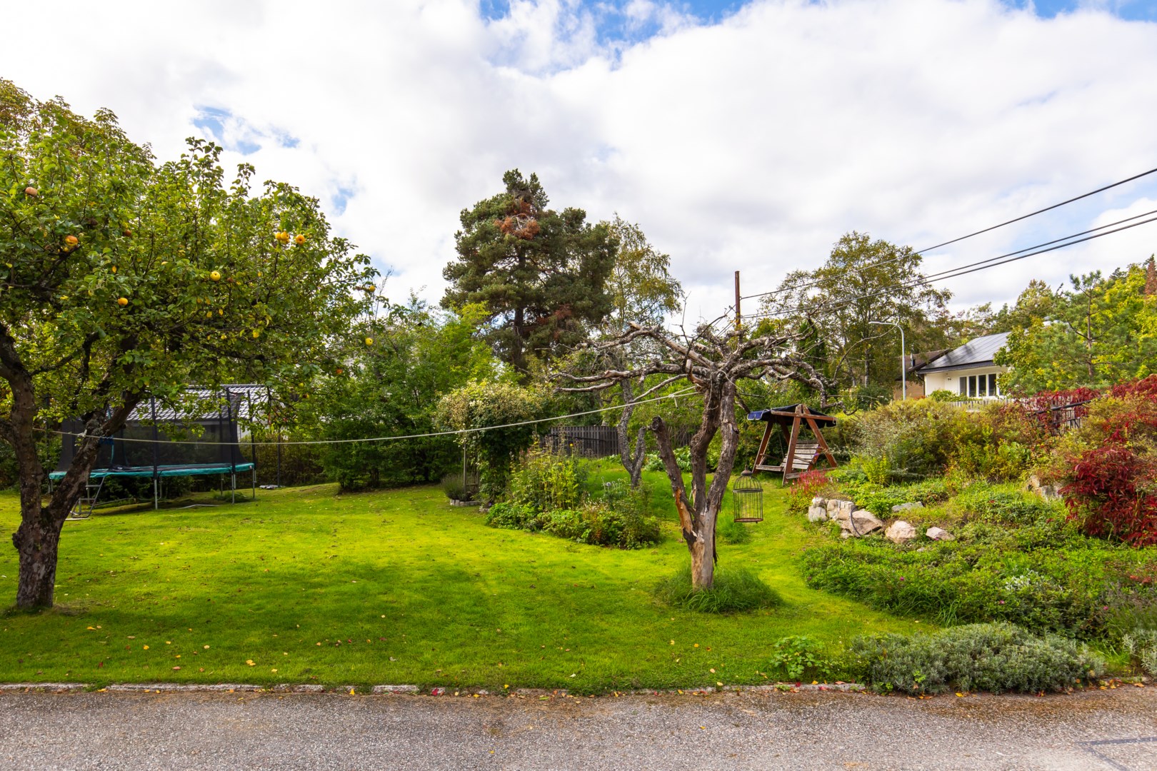 Bostadsbild från Lövdalsvägen 28, Såld i Björknäs, Nacka