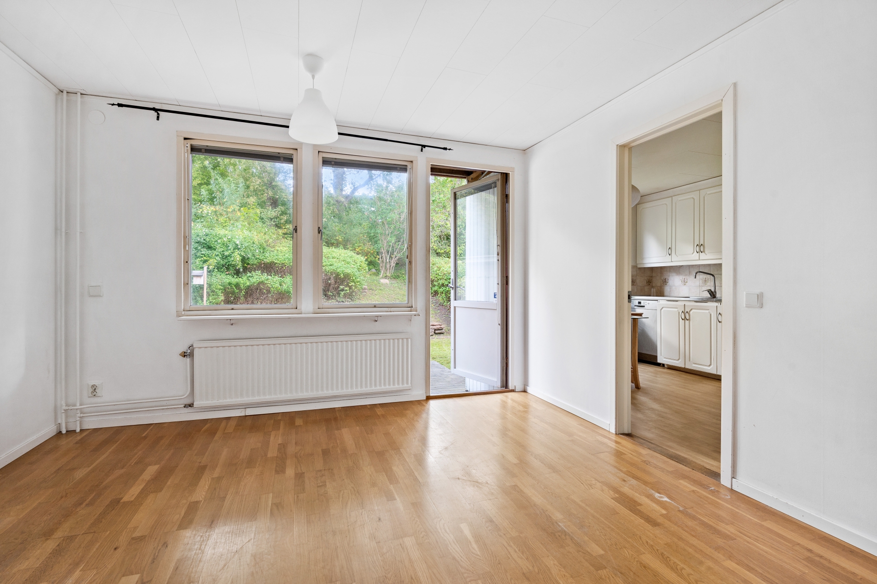 vardagsrum ut mot baksidan