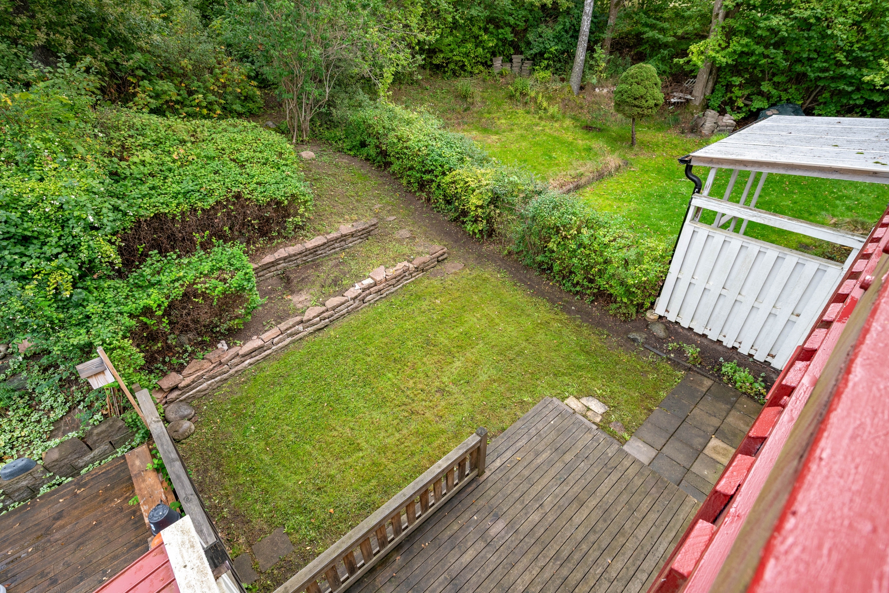 del av tomten baksidan