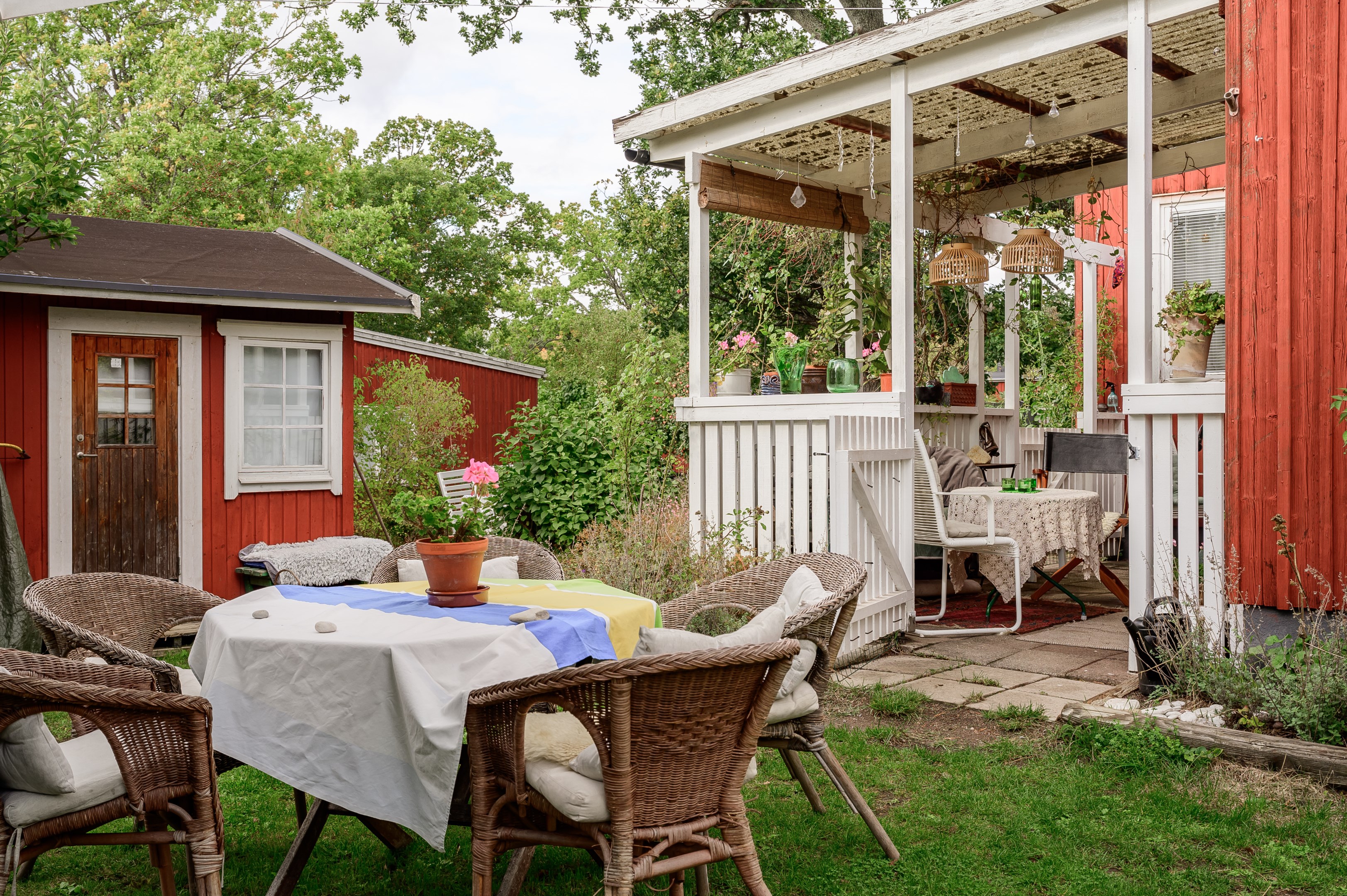 Här finns även en isolerad friggebod med indragen el.