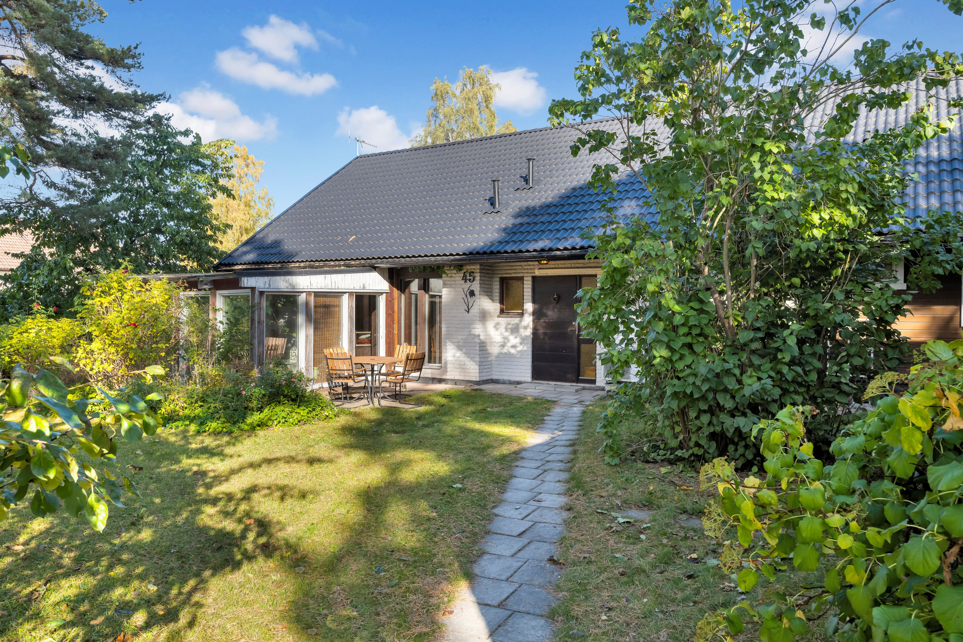 Bostadsbild från Skogsvägen 45, Såld i Bergsbrunna, Uppsala