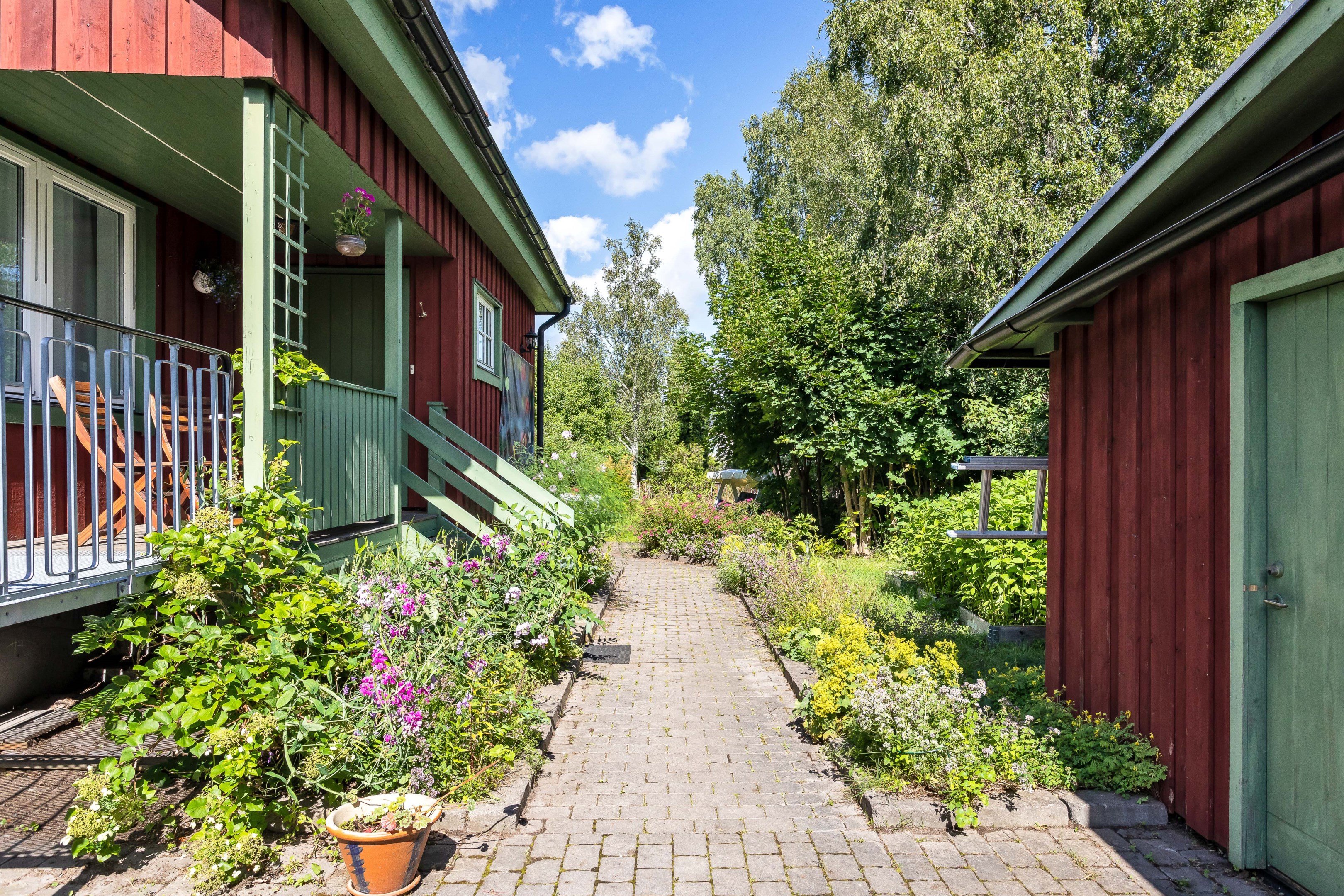 Bostadsbild från Vattgårdsvägen 18, Såld i Storvreta, Uppsala