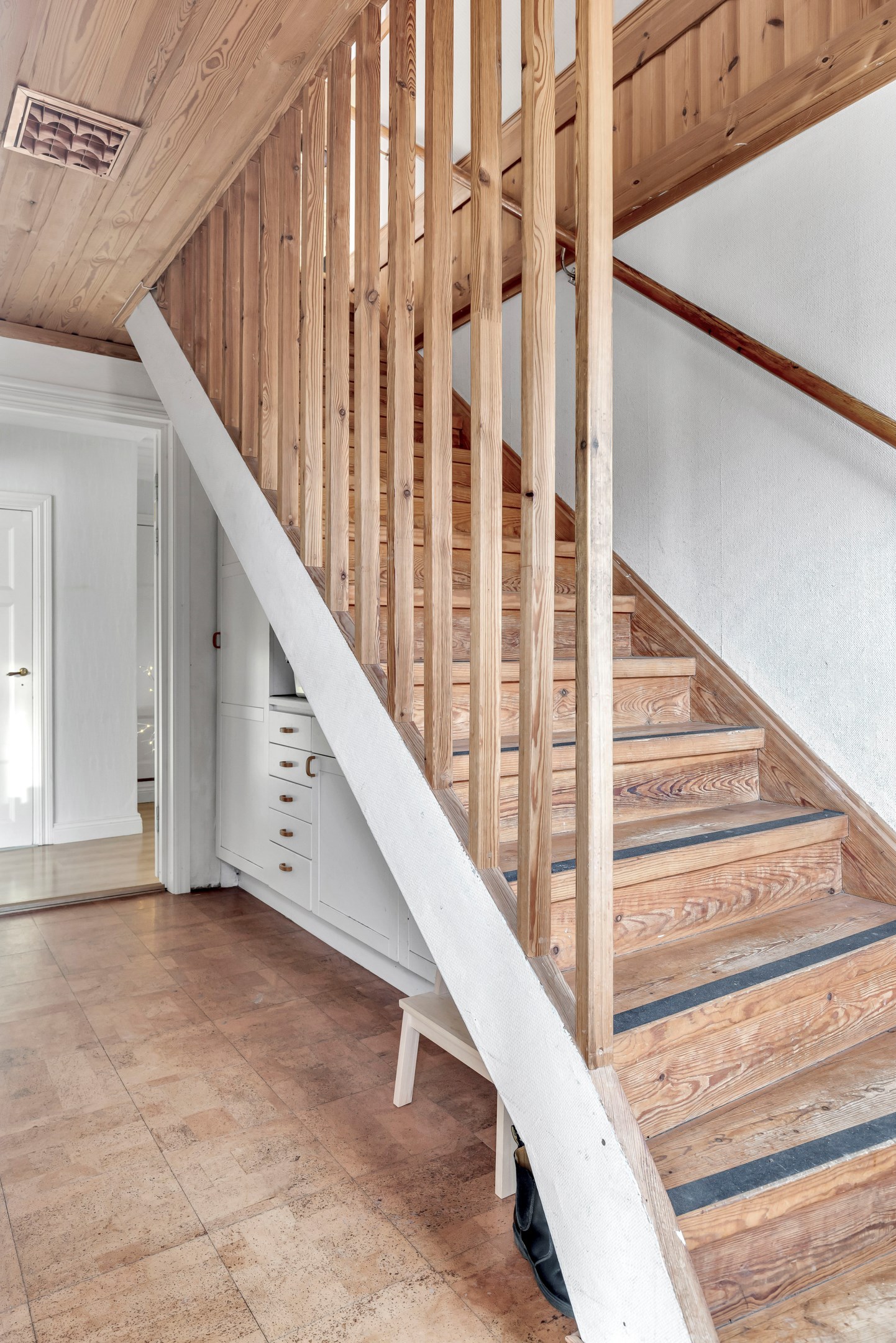 Bostadsbild från Vattgårdsvägen 18, Såld i Storvreta, Uppsala