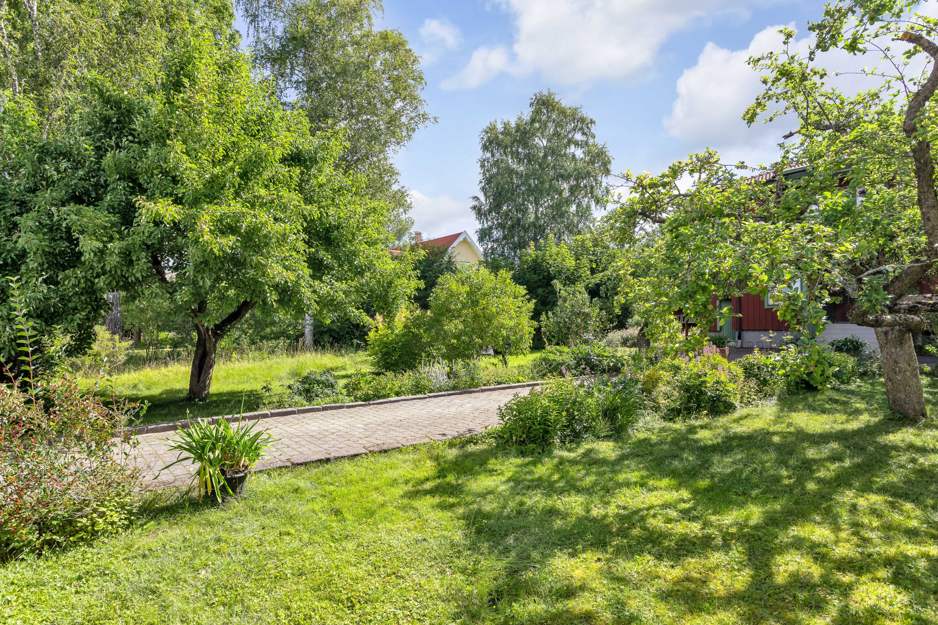 Bostadsbild från Vattgårdsvägen 18, Såld i Storvreta, Uppsala