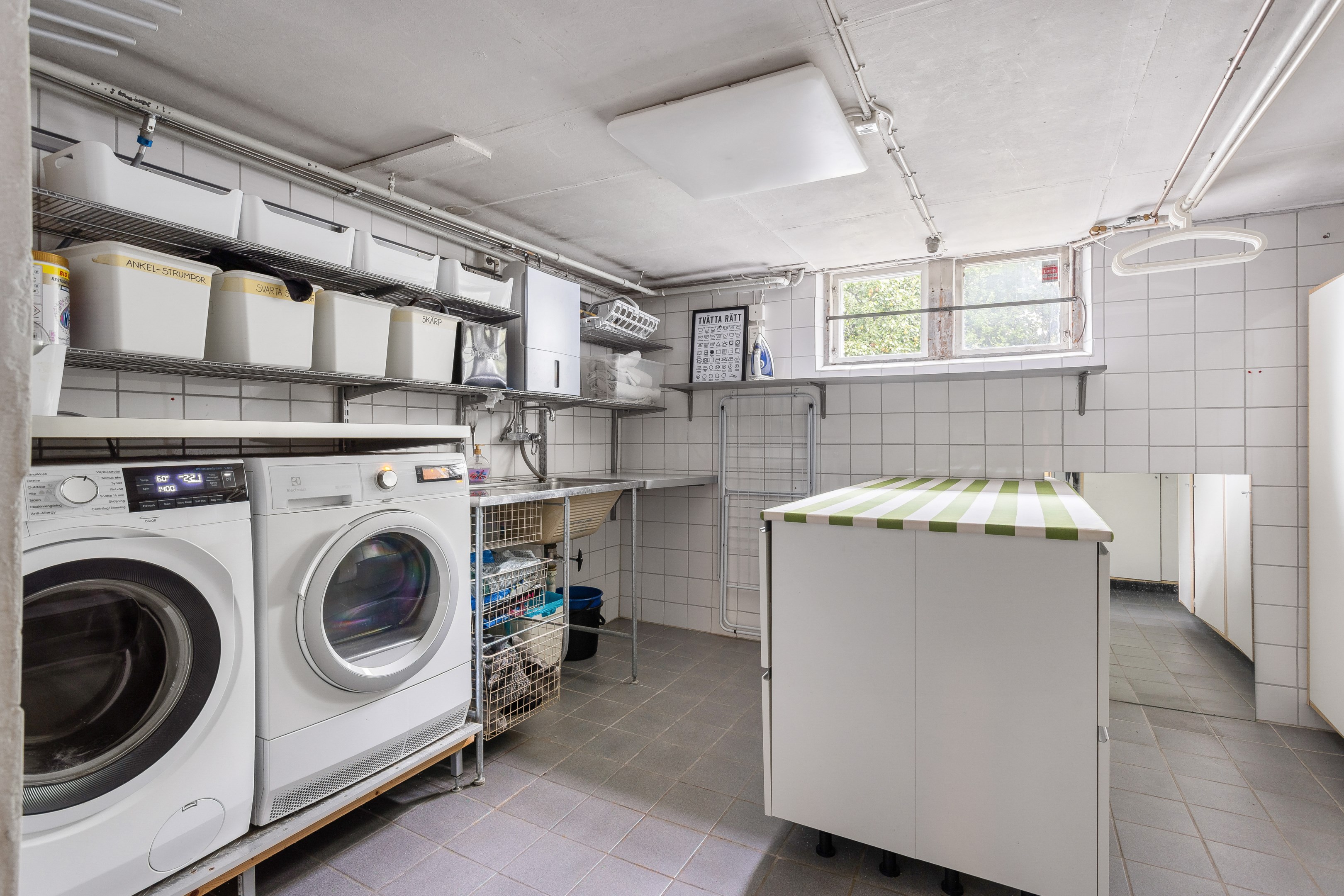 Bostadsbild från Fältmarskalksvägen 8, Till salu i Bromma - Ulvsunda, Stockholm