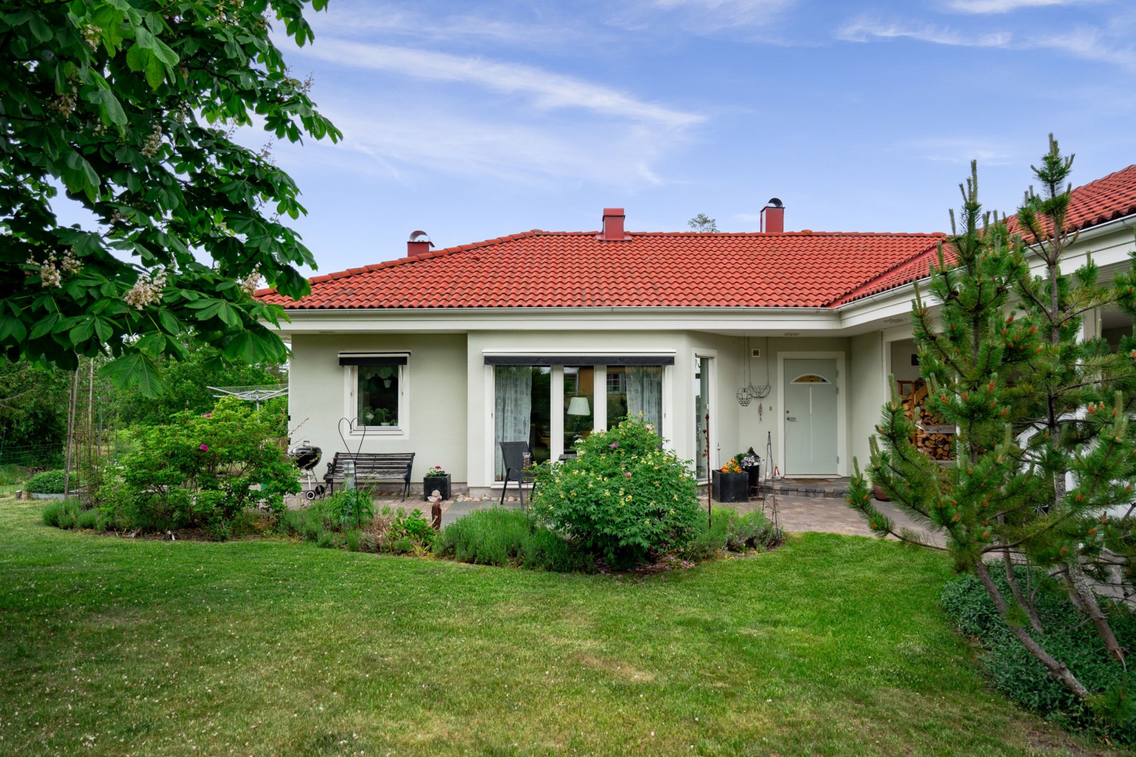 Bostadsbild från Fyrbovägen 18, Såld i Gimo, Östhammar