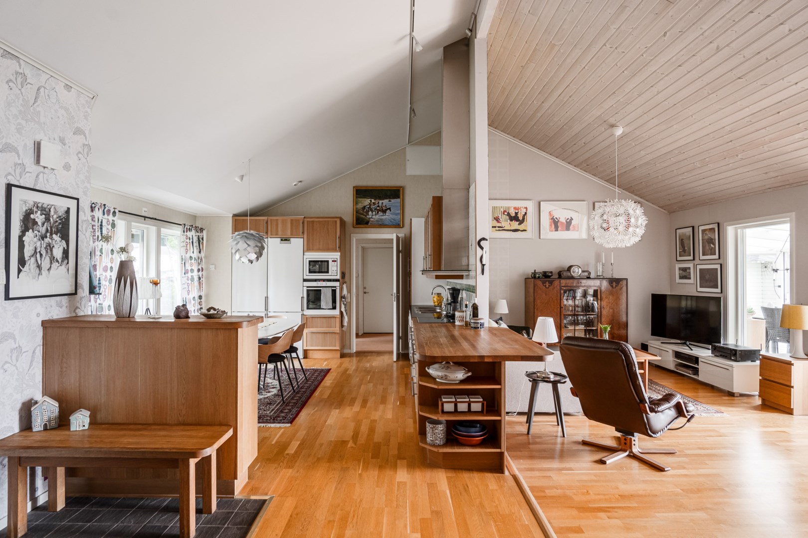 Bostadsbild från Fyrbovägen 18, Såld i Gimo, Östhammar