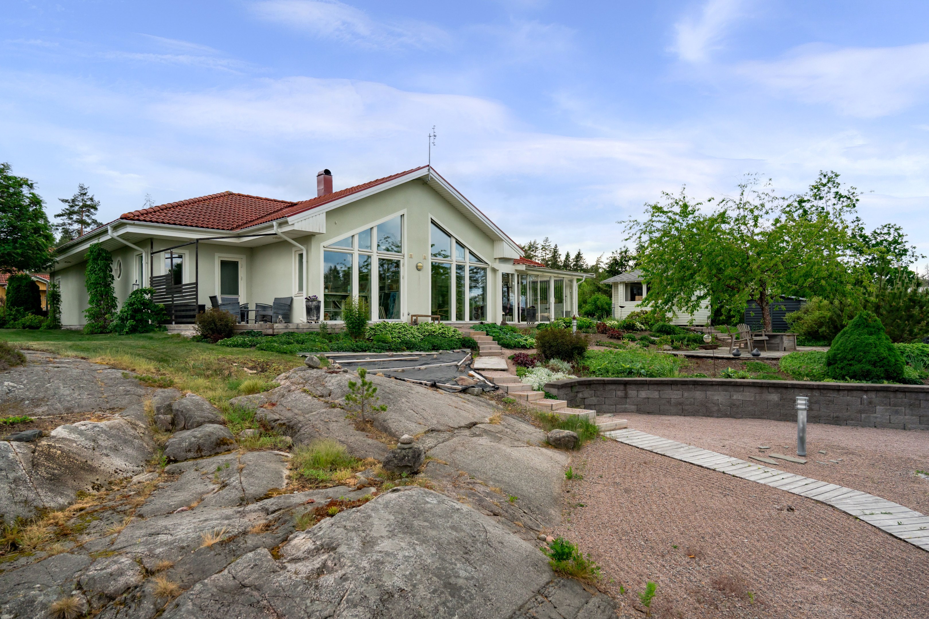 Bostadsbild från Fyrbovägen 18, Såld i Gimo, Östhammar