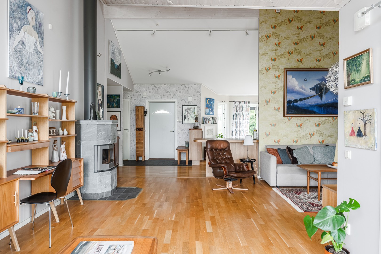 Bostadsbild från Fyrbovägen 18, Såld i Gimo, Östhammar