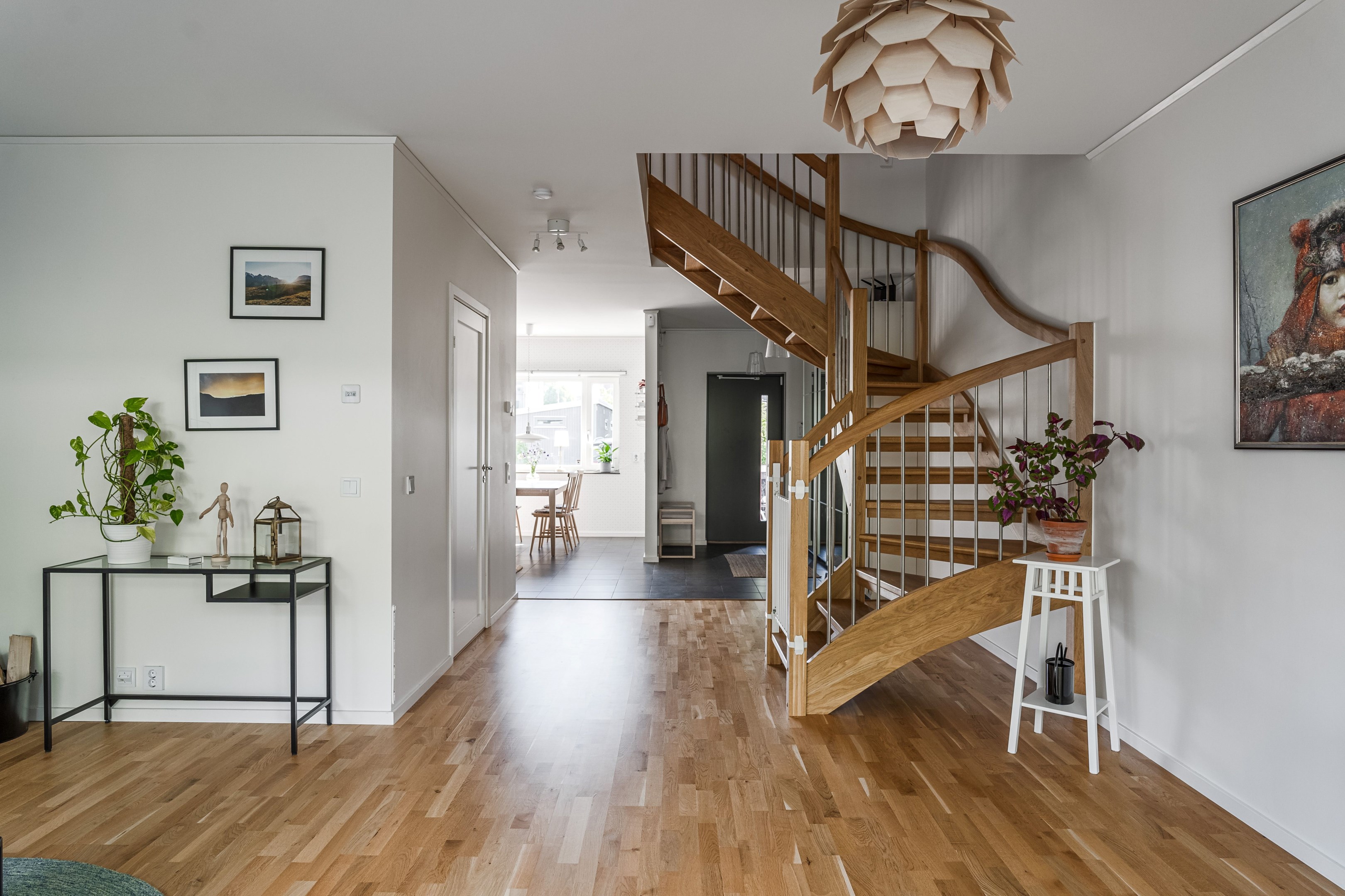 Bostadsbild från Bernadottestigen 28, Snart till salu i Valsätra, Uppsala