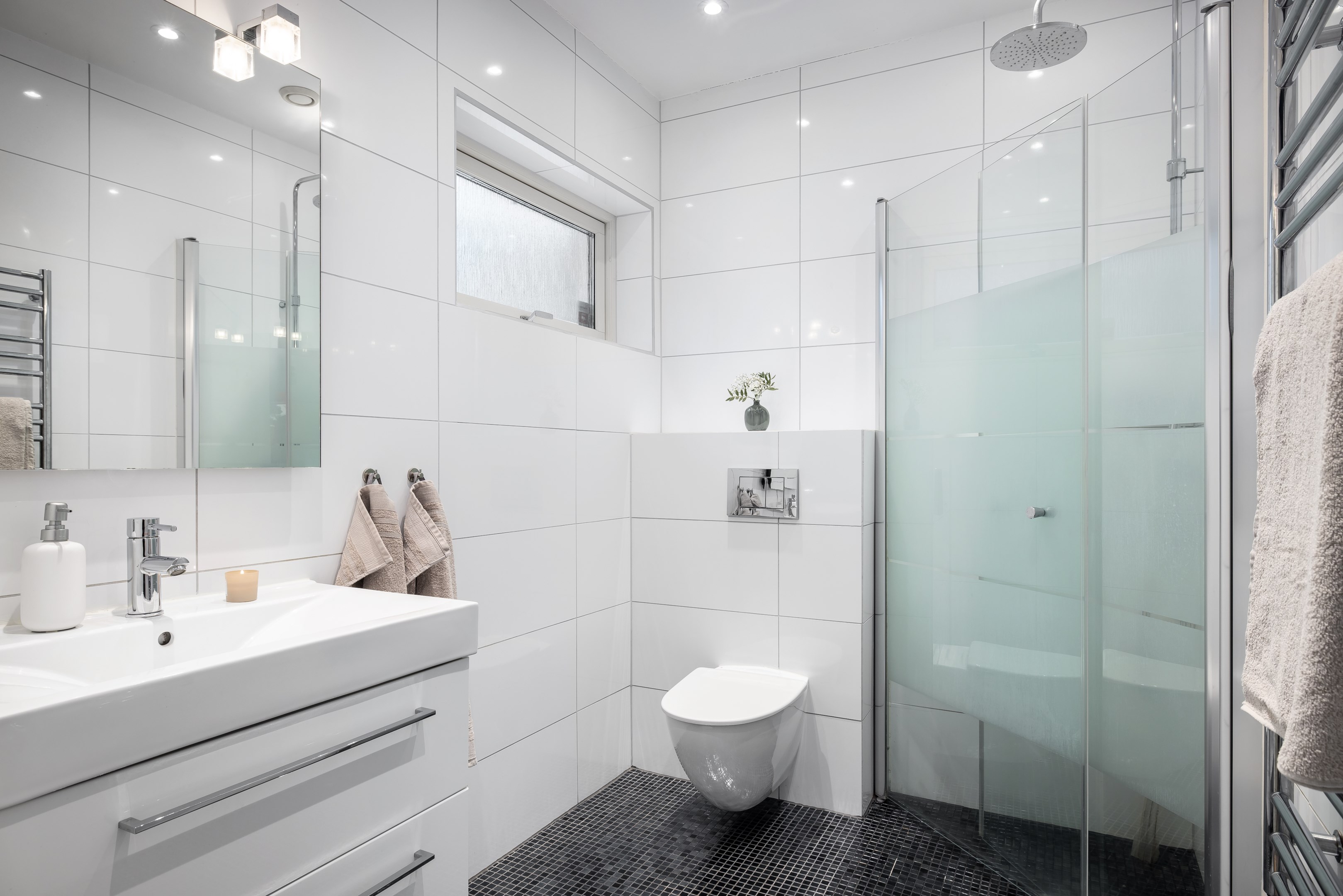 Bostadsbild från Ryttarvägen 22, Såld i Lännersta, Nacka