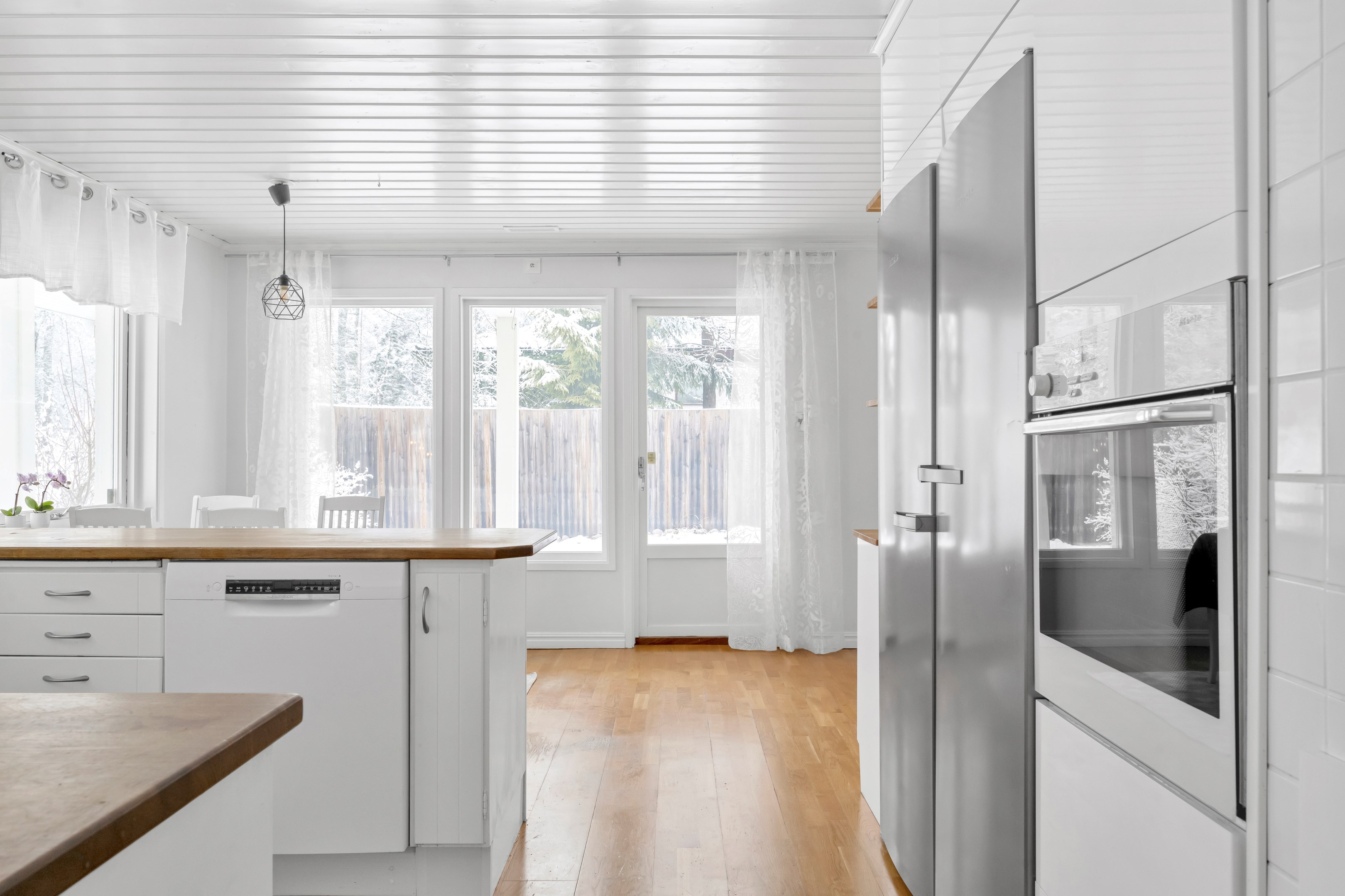 Bostadsbild från Sandavägen 15, Såld i Sunnersta, Uppsala