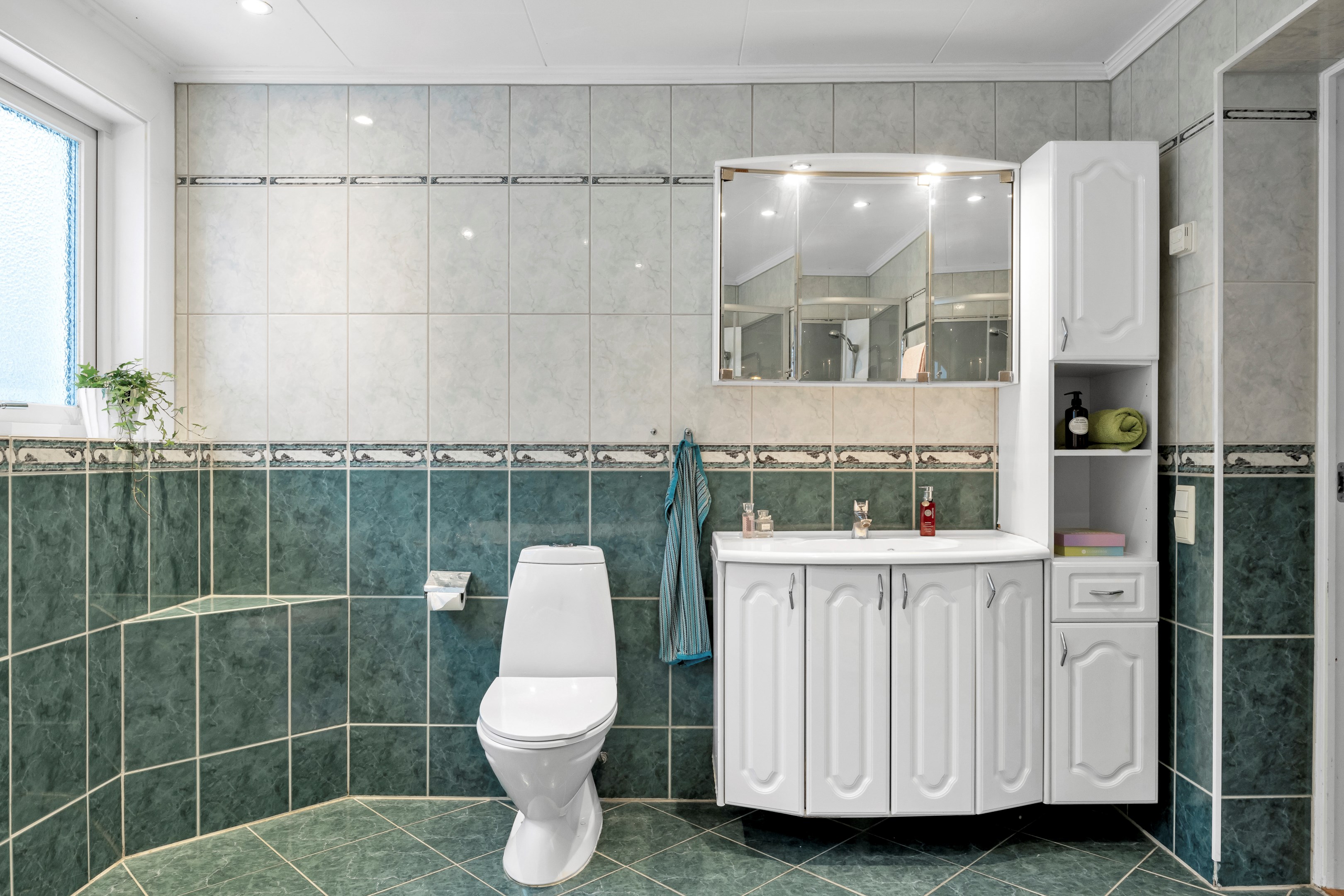 Bostadsbild från Sandavägen 15, Såld i Sunnersta, Uppsala