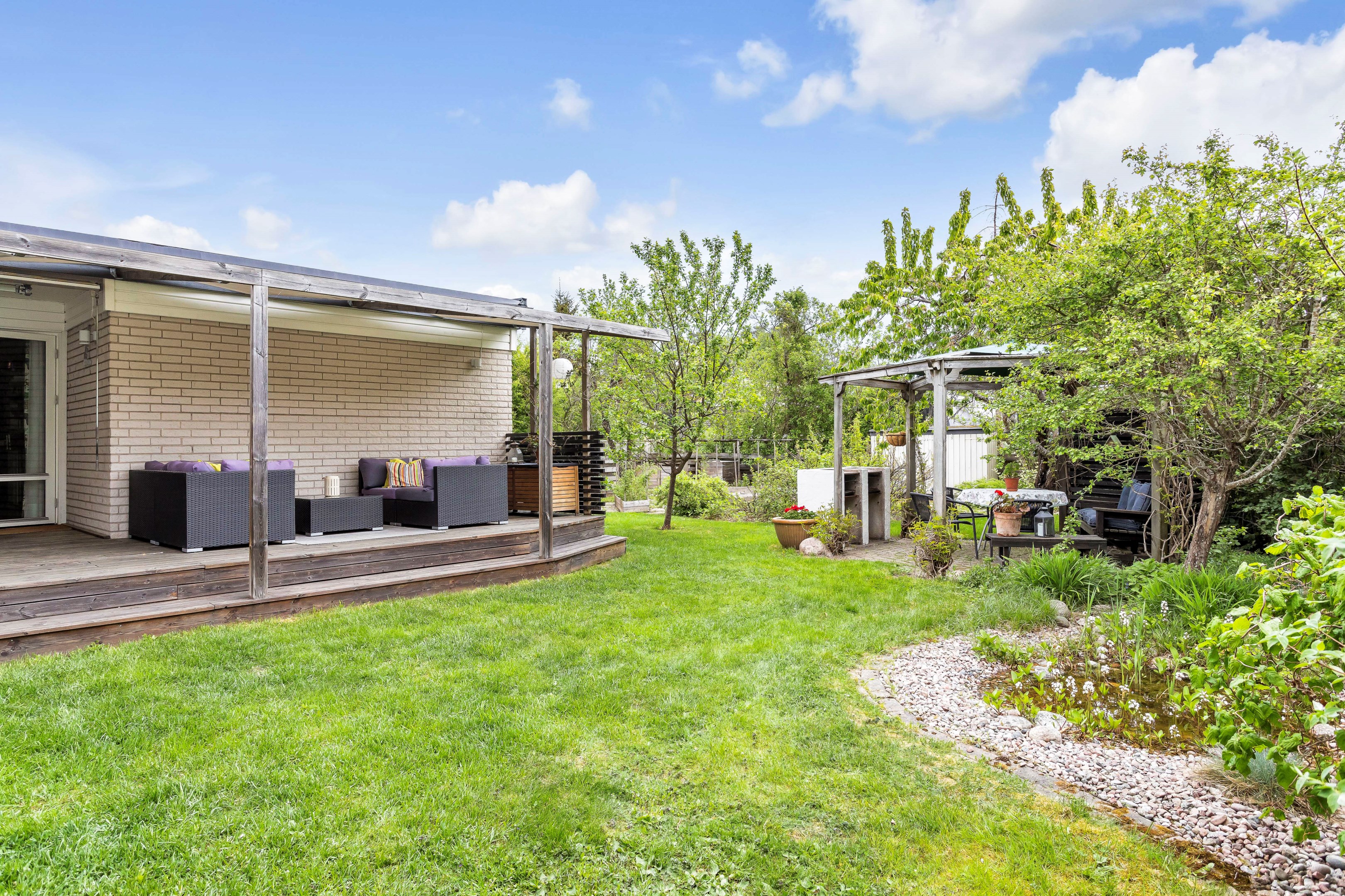Bostadsbild från Blomstervägen 7, Såld i Sunnersta, Uppsala