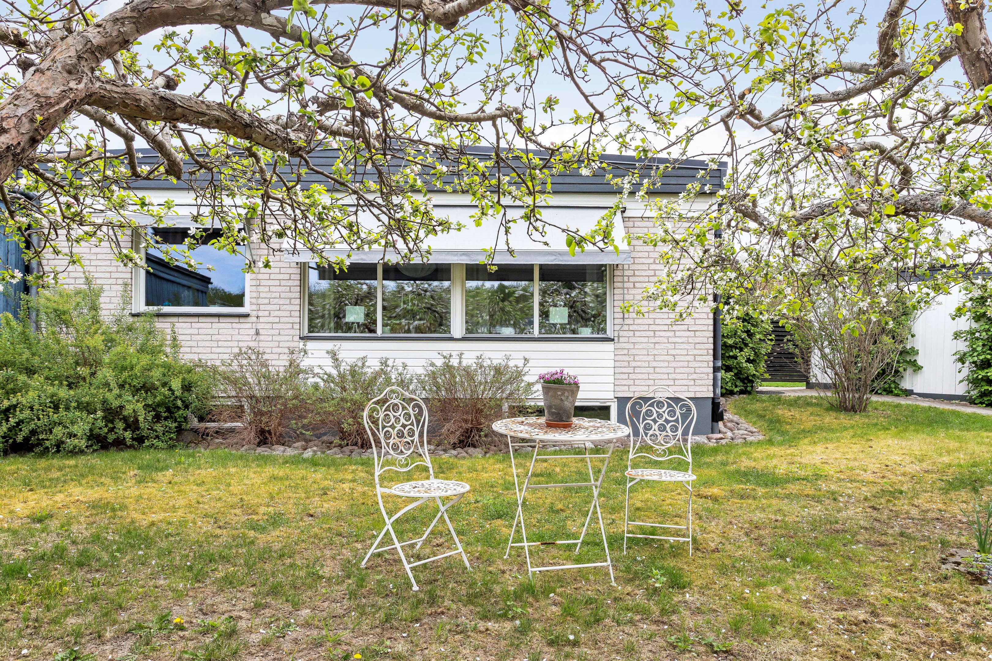 Bostadsbild från Blomstervägen 7, Såld i Sunnersta, Uppsala