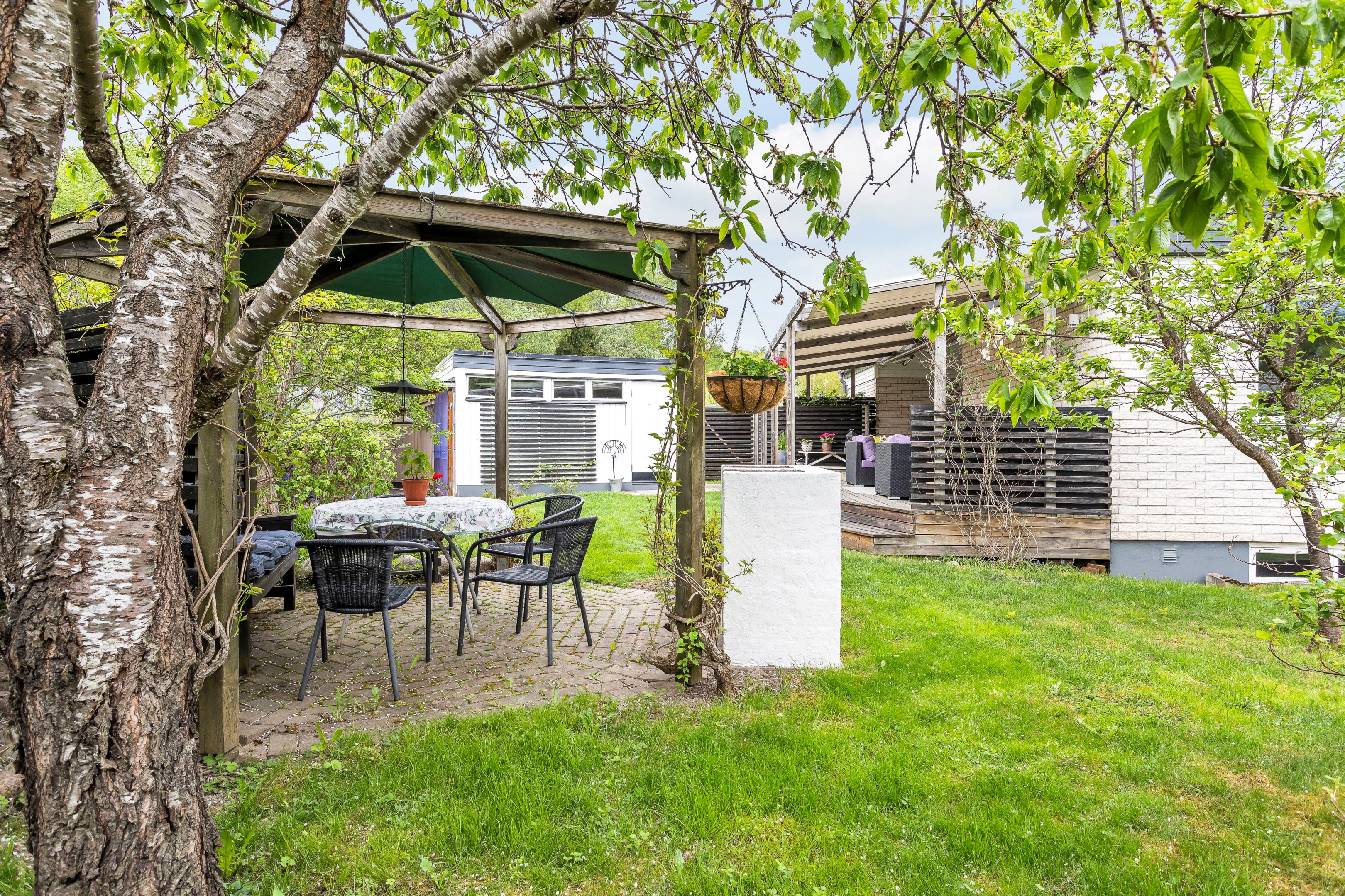 Bostadsbild från Blomstervägen 7, Såld i Sunnersta, Uppsala