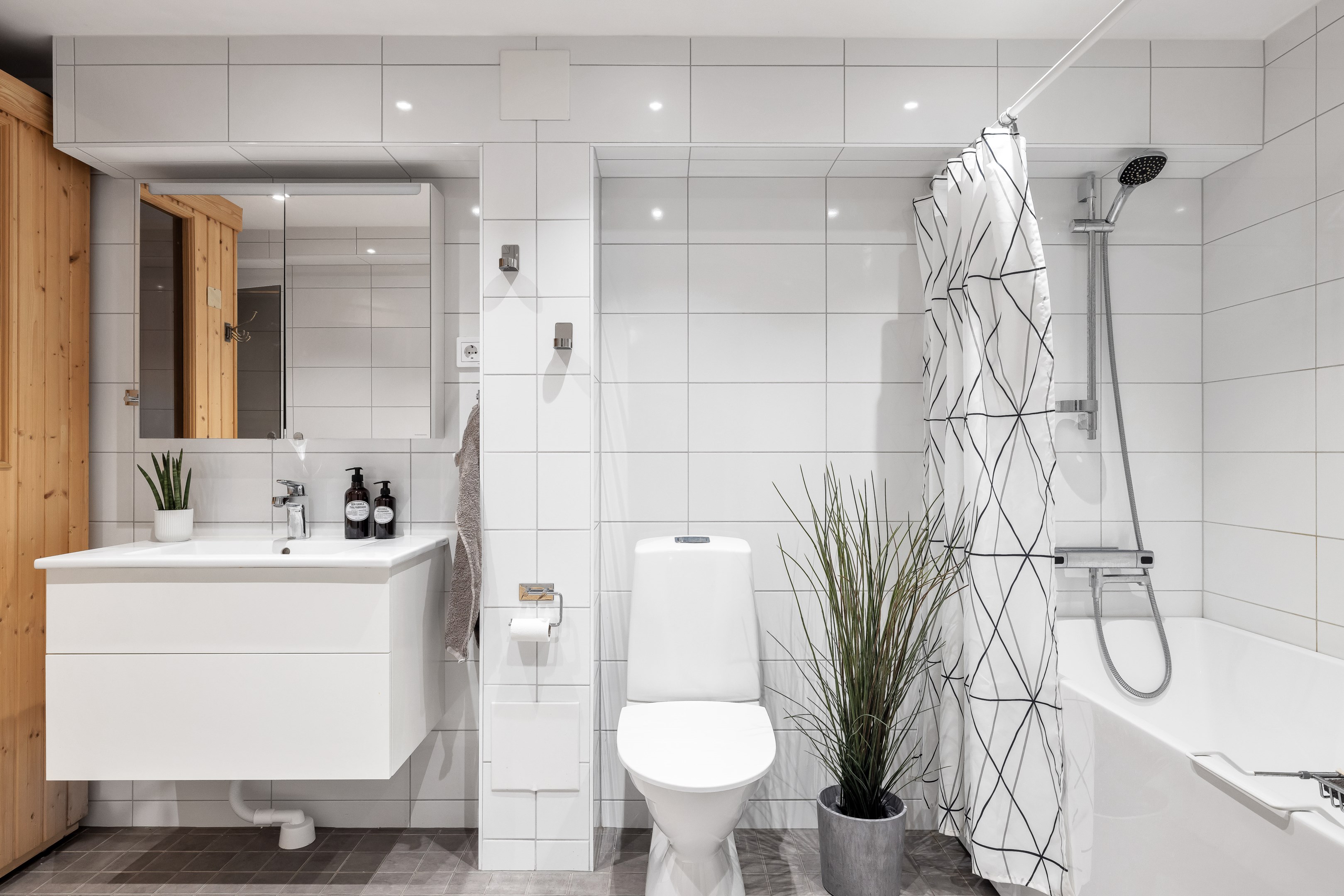 Bostadsbild från Blomstervägen 7, Såld i Sunnersta, Uppsala