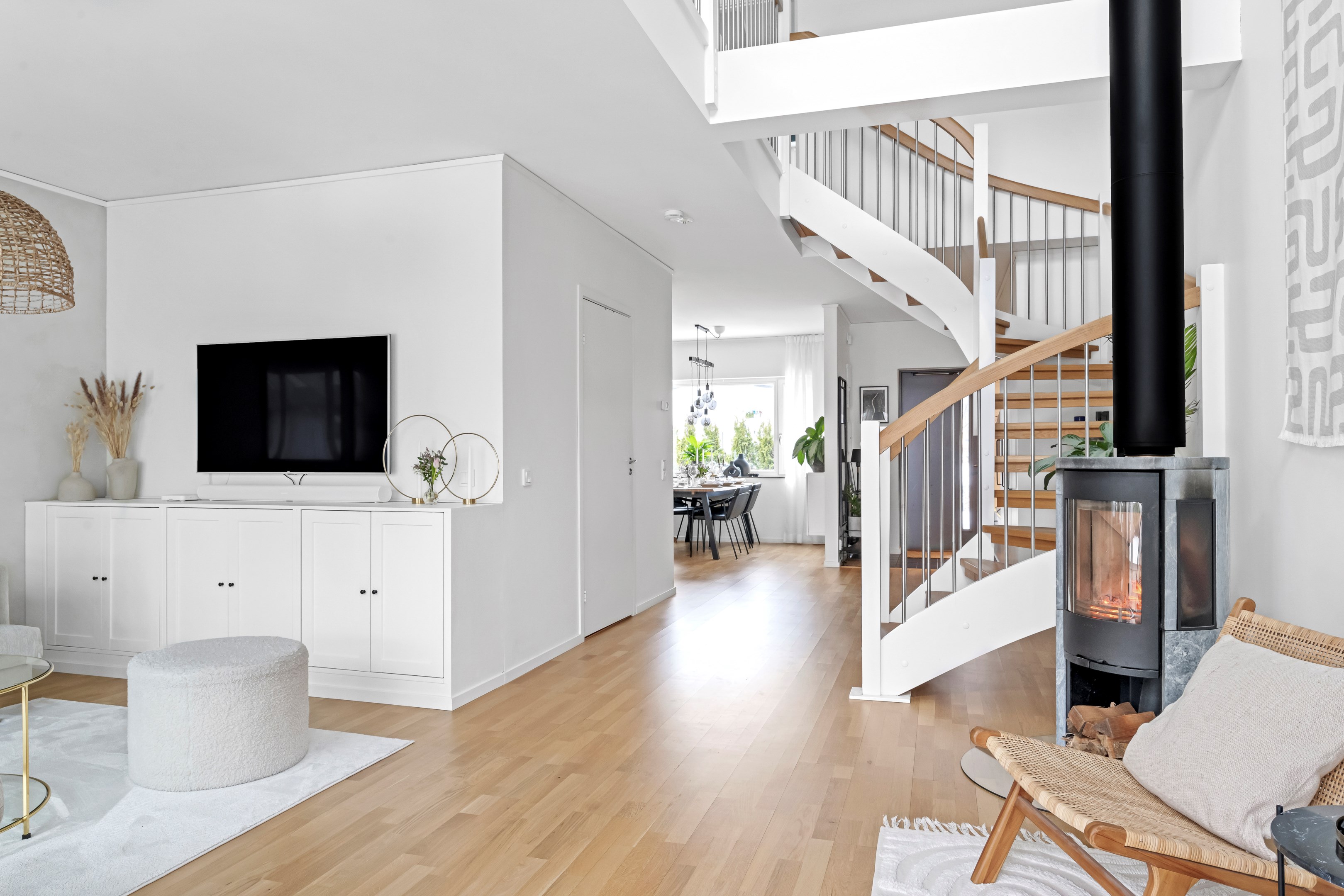 Bostadsbild från Bernadottestigen 8, Såld i Valsätra, Uppsala