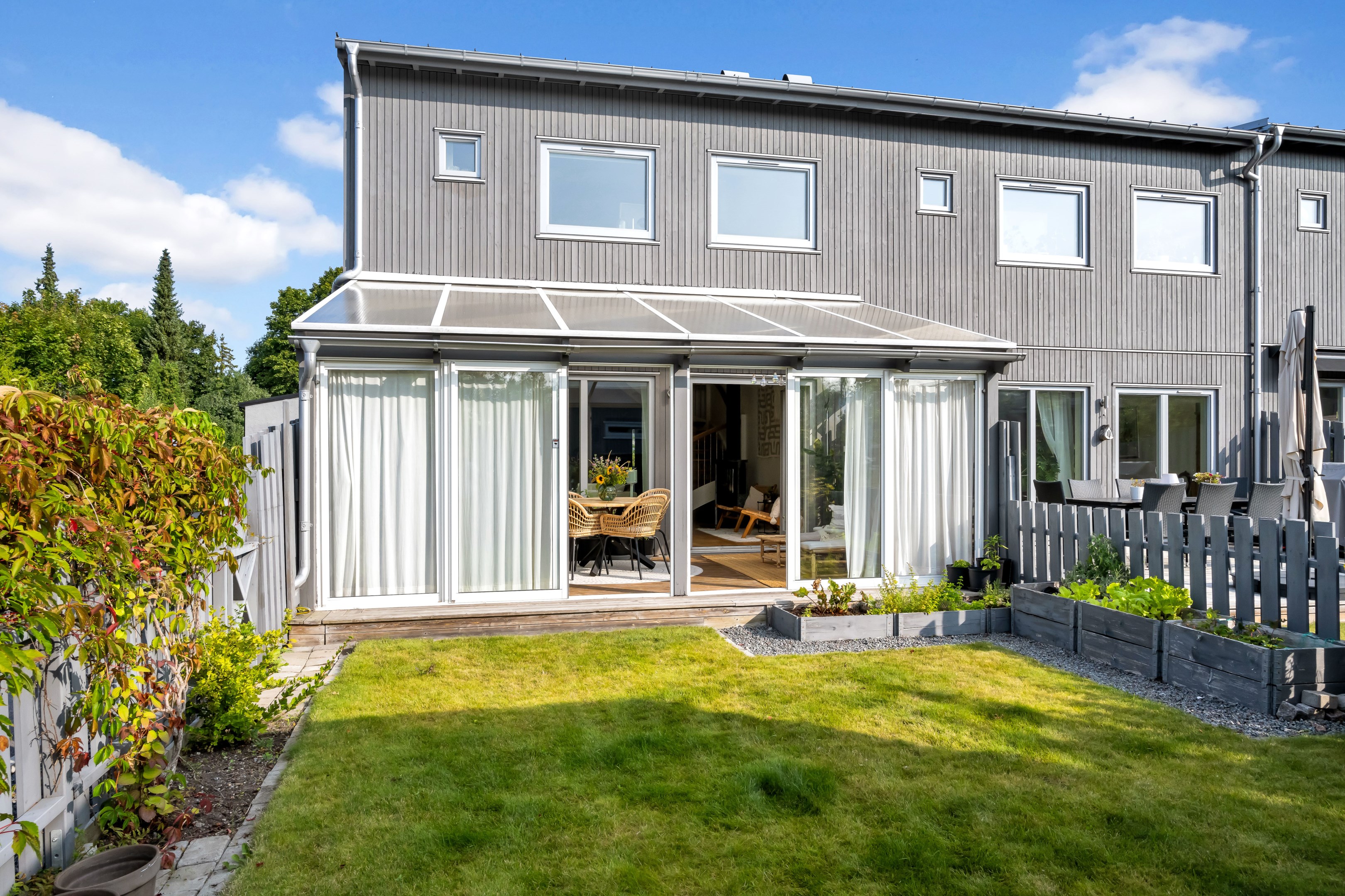 Bostadsbild från Bernadottestigen 8, Såld i Valsätra, Uppsala