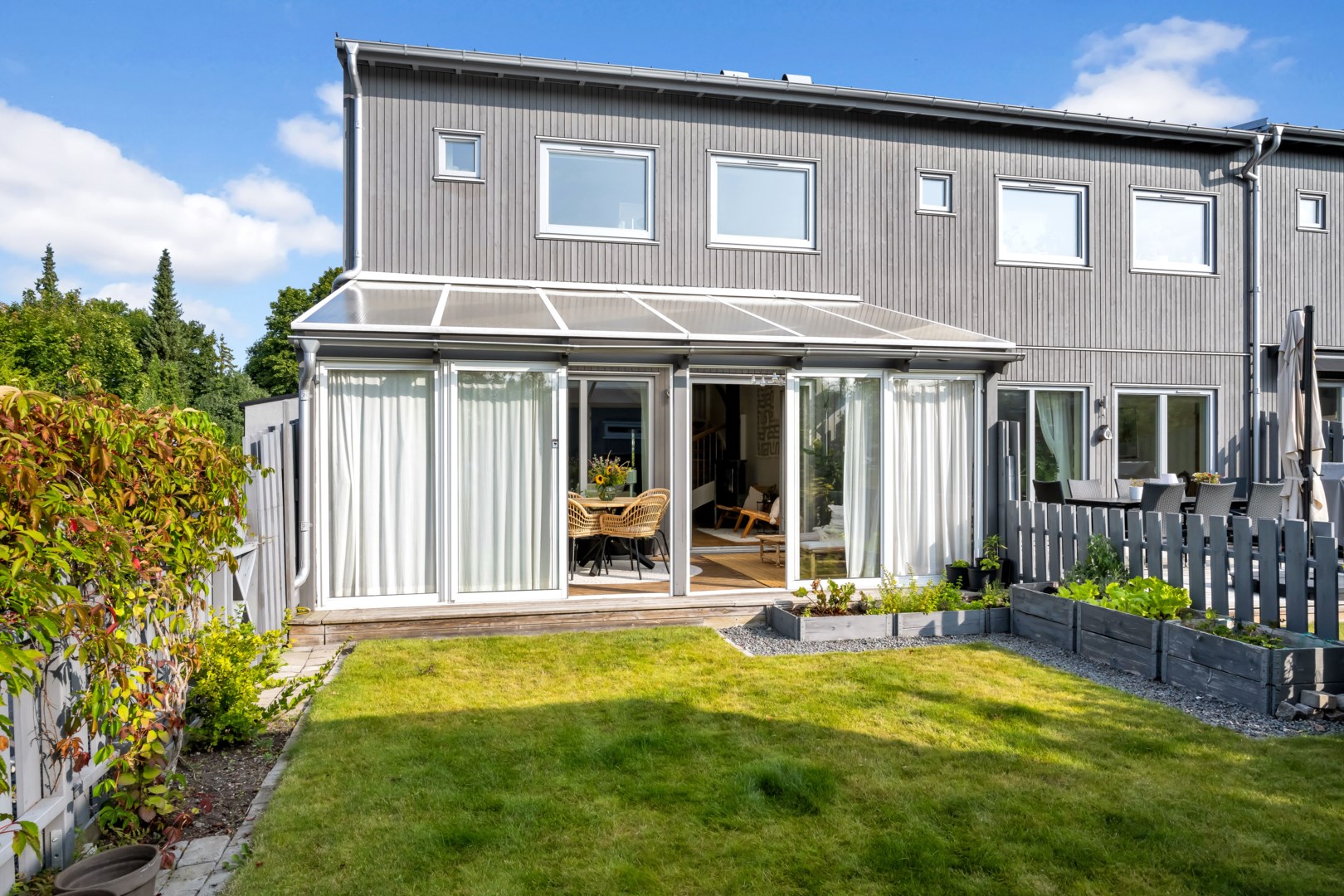 Bostadsbild från Bernadottestigen 8, Såld i Valsätra, Uppsala