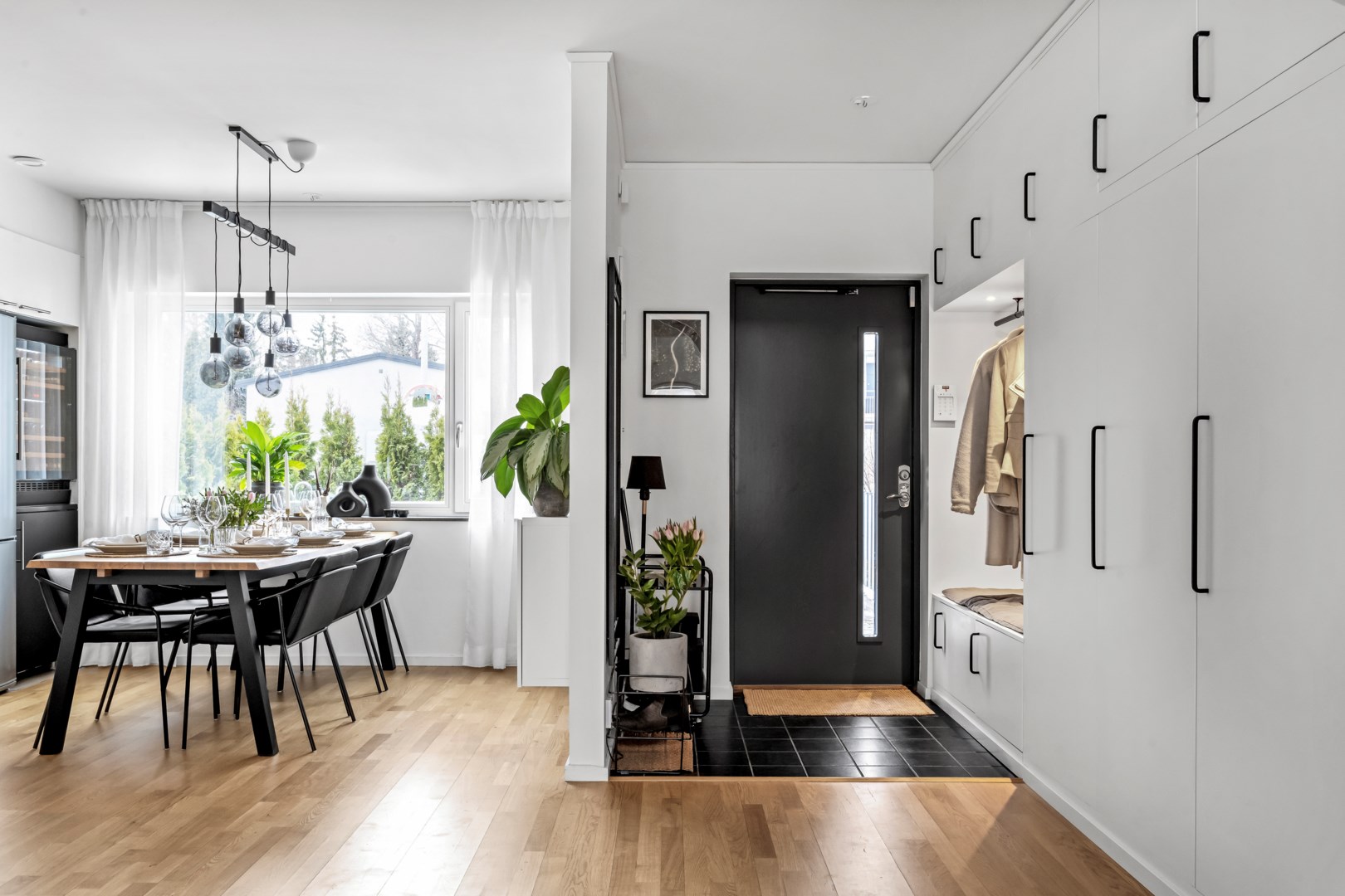 Bostadsbild från Bernadottestigen 8, Såld i Valsätra, Uppsala