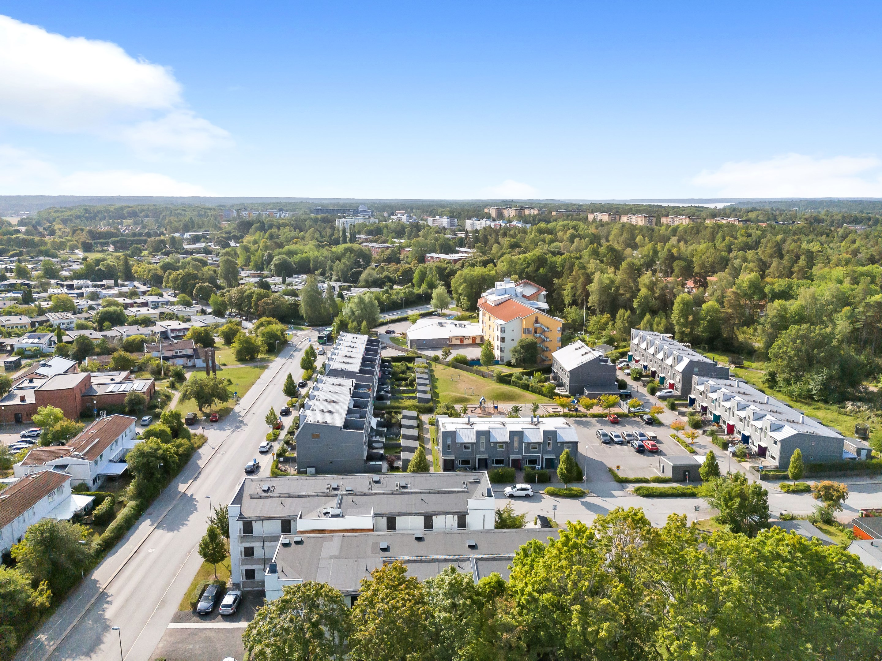 Bostadsbild från Bernadottestigen 8, Såld i Valsätra, Uppsala