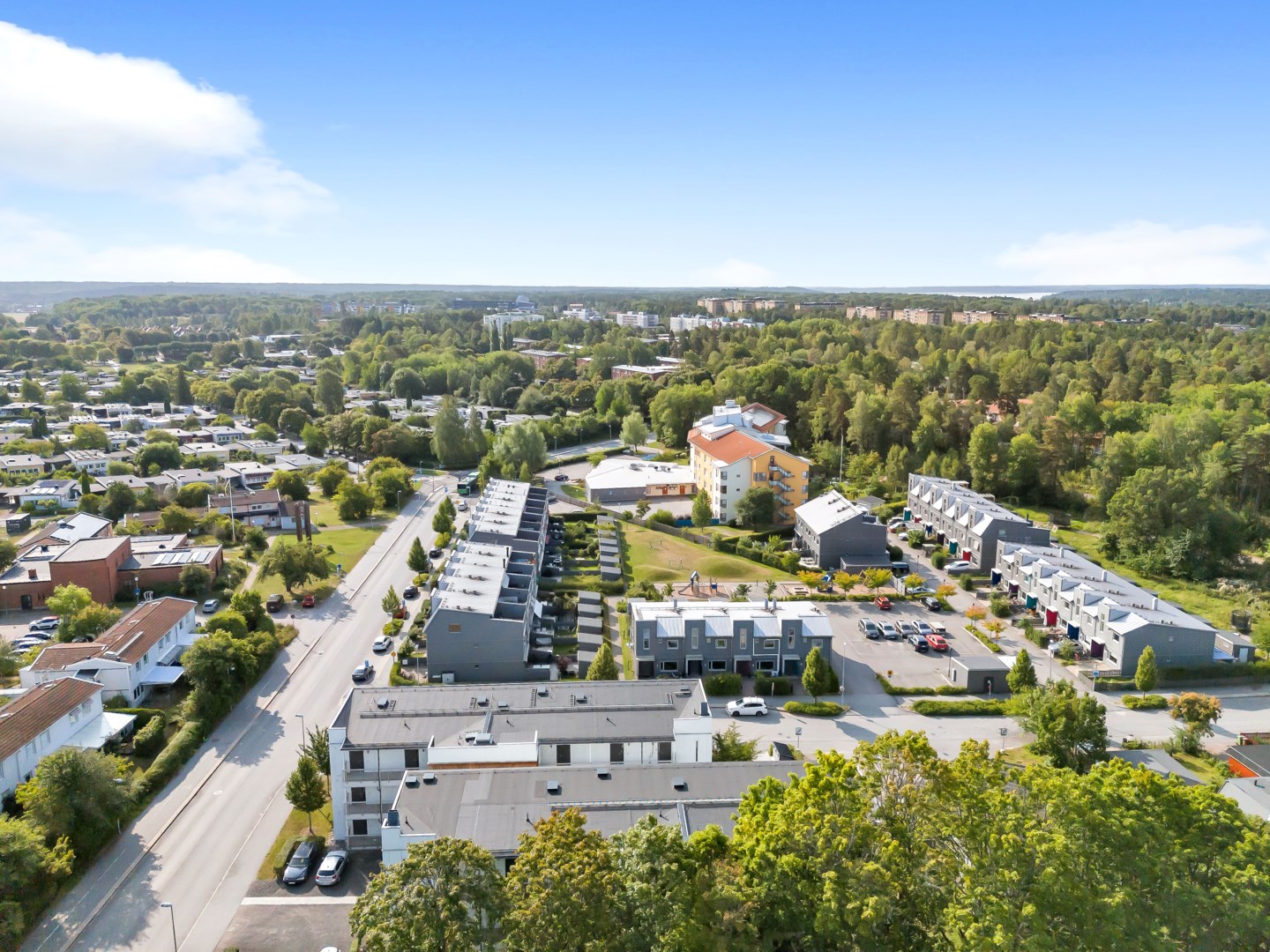 Bostadsbild från Bernadottestigen 8, Såld i Valsätra, Uppsala
