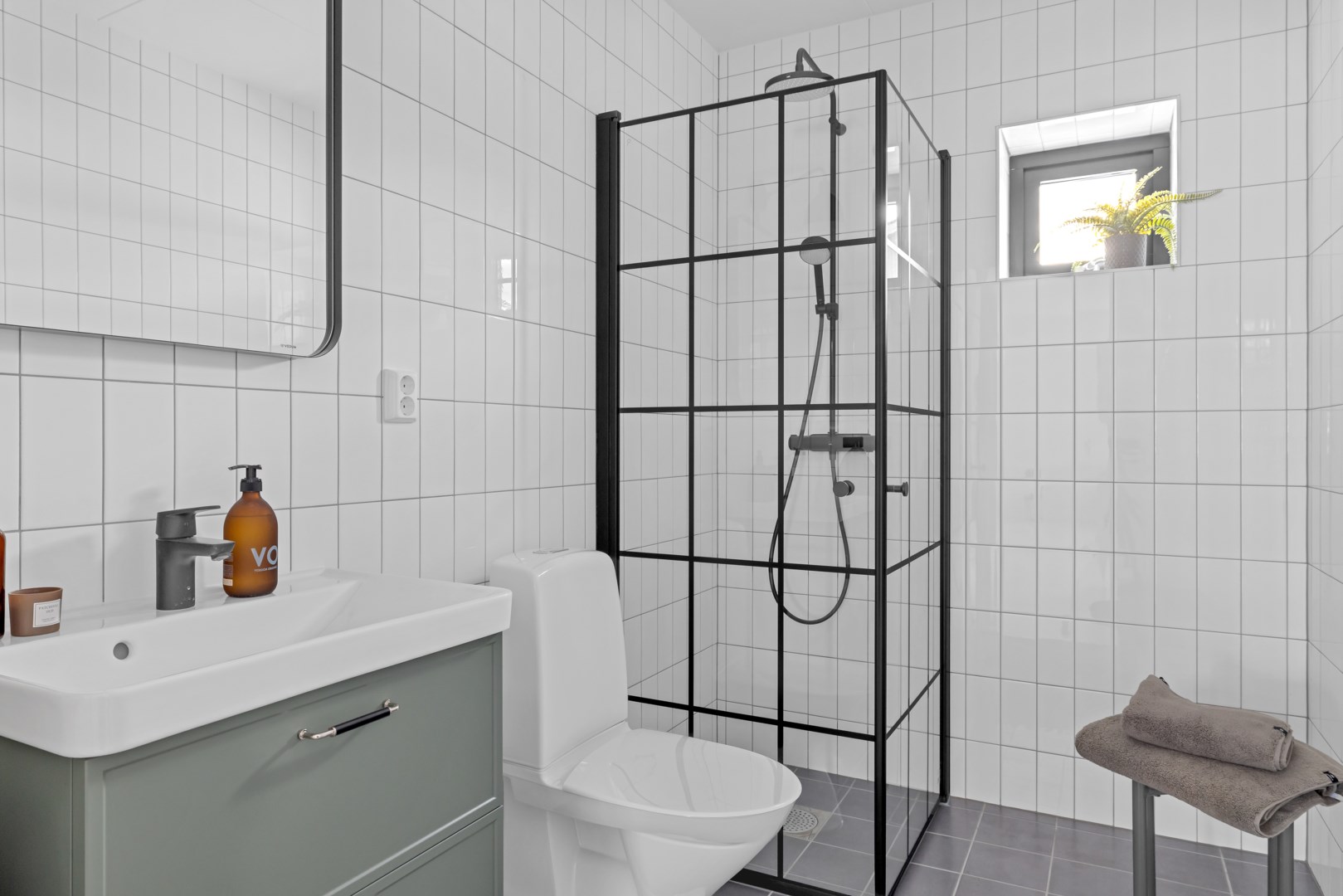 Bostadsbild från Fjäderbladsvägen 6, Såld i Gunsta, Uppsala